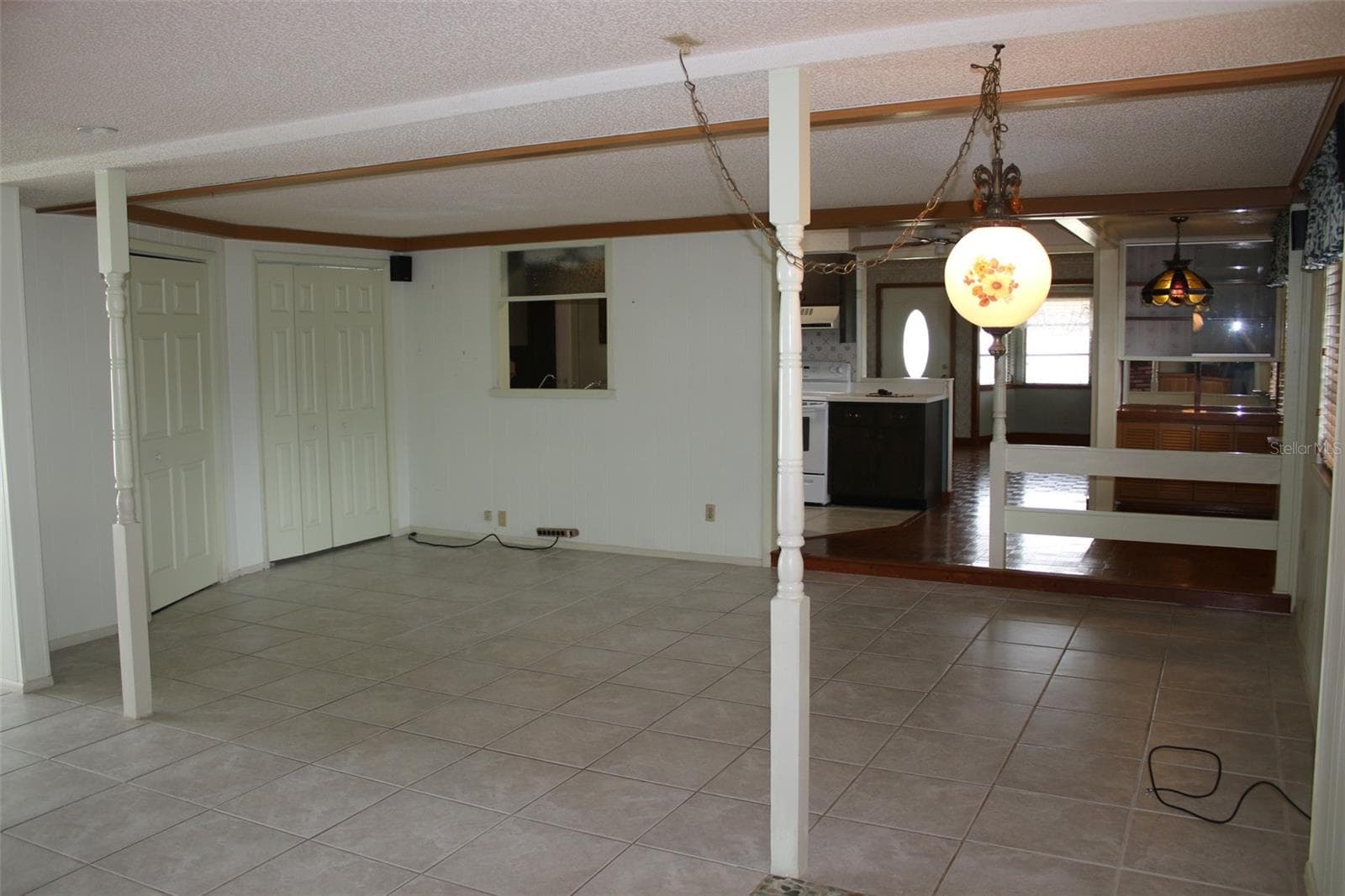 Single Family Residence at 407 N POMPANO AVE, SARASOTA, photo 3 of 7