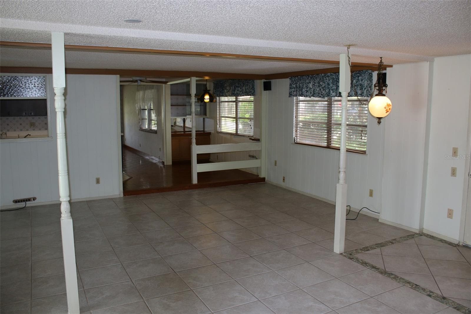 Single Family Residence at 407 N POMPANO AVE, SARASOTA, photo 6 of 7