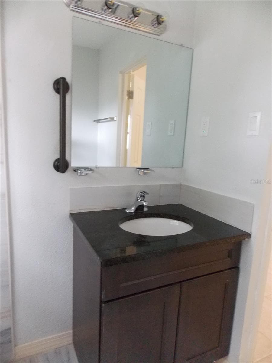 En Suite - 1669 35TH ST, SARASOTA