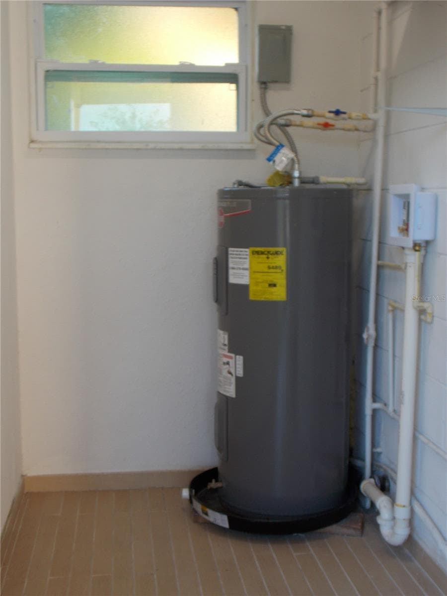 Utility and Laundry room - 1669 35TH ST, SARASOTA