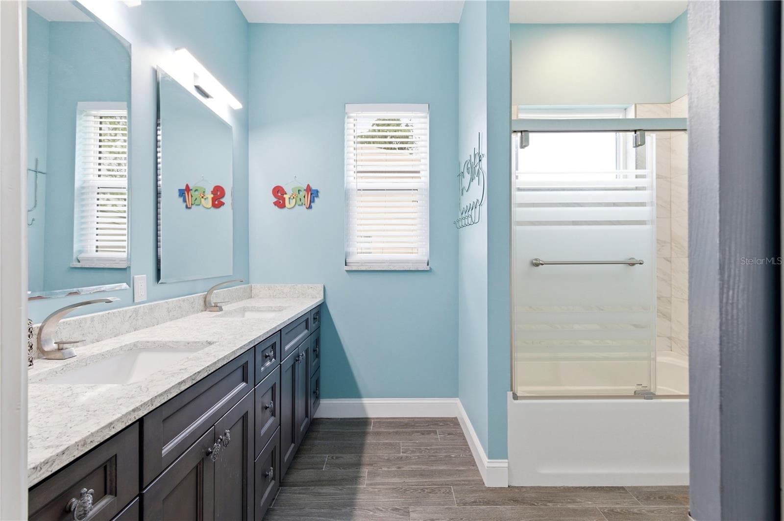 Updated Full Bathroom between two of the bedrooms - 17024 WINNERS CIR, ODESSA