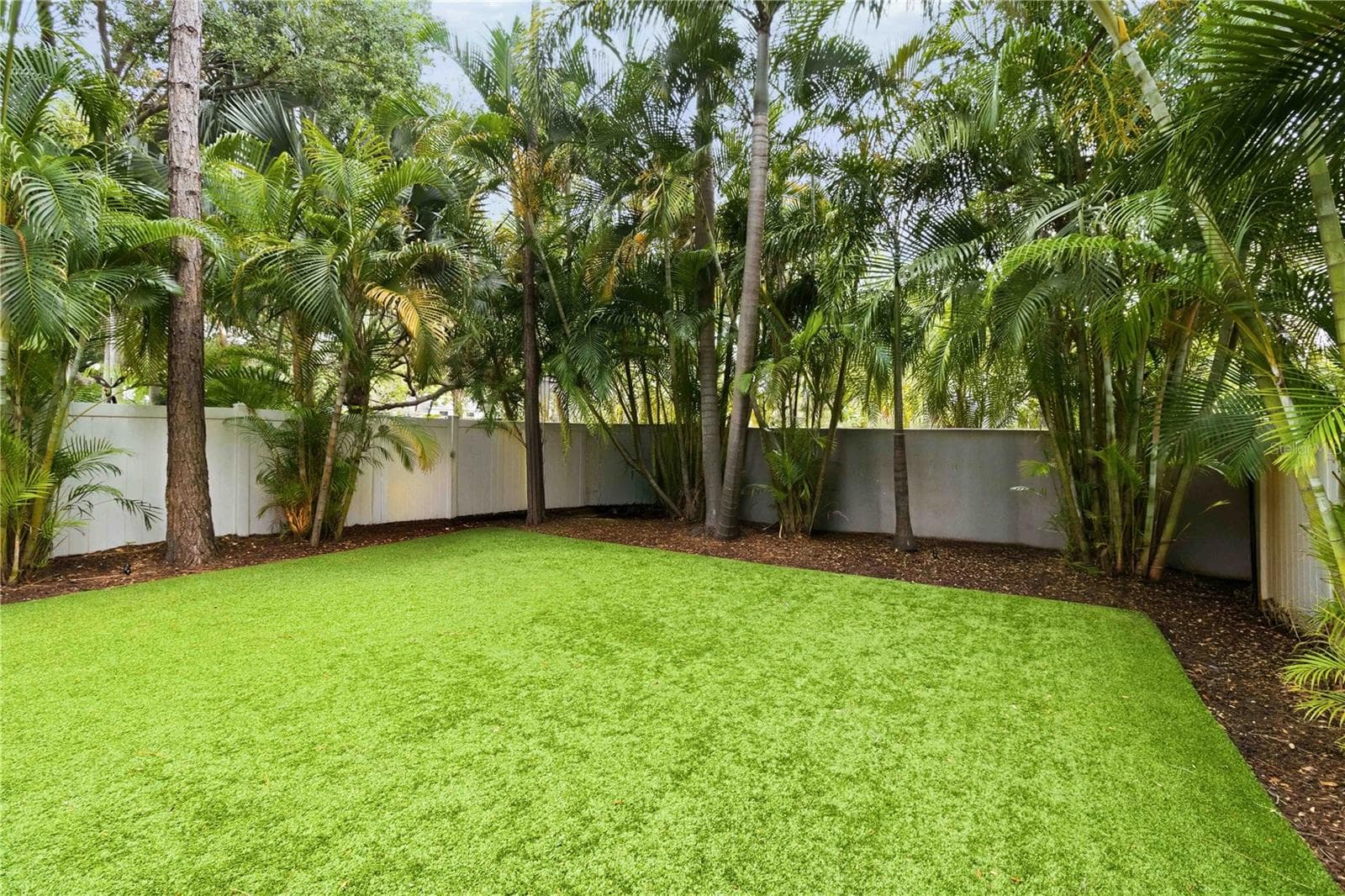 Townhouse at 2869 BAYSHORE TRAILS DR, TAMPA, photo 37 of 42