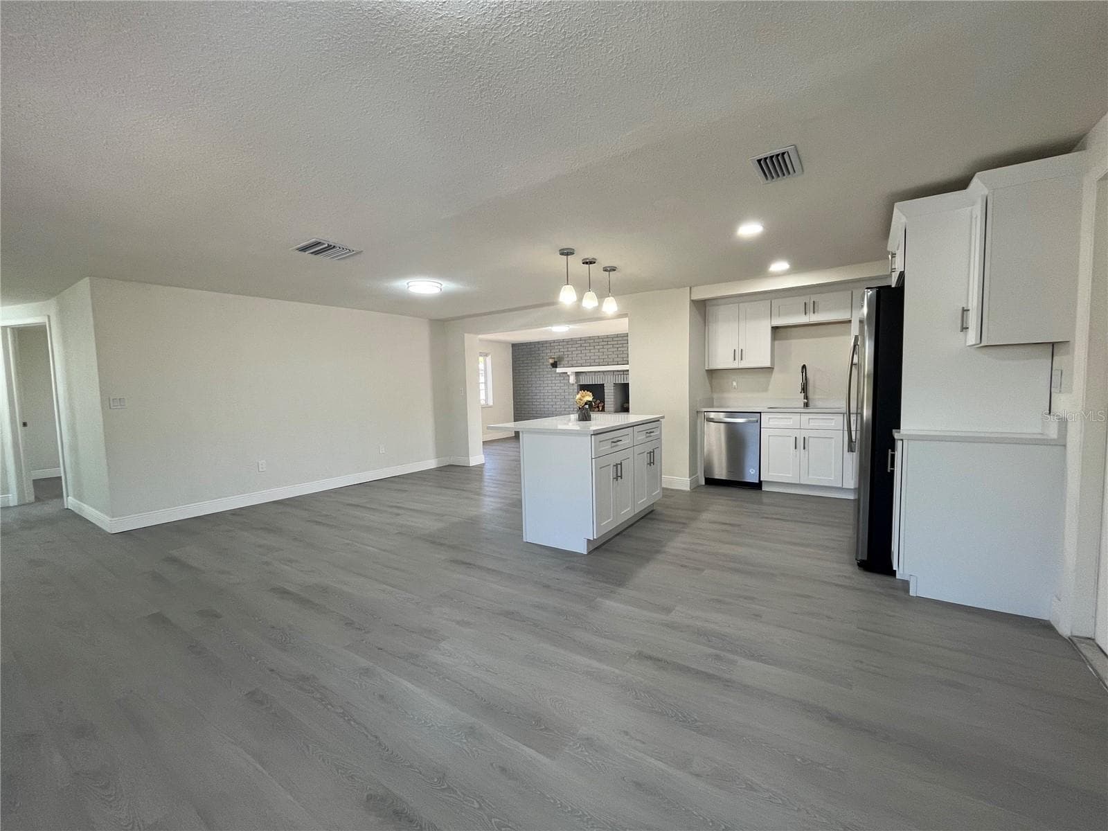 Single Family Residence at 3314 COLUMBUS DR, HOLIDAY, photo 5 of 35