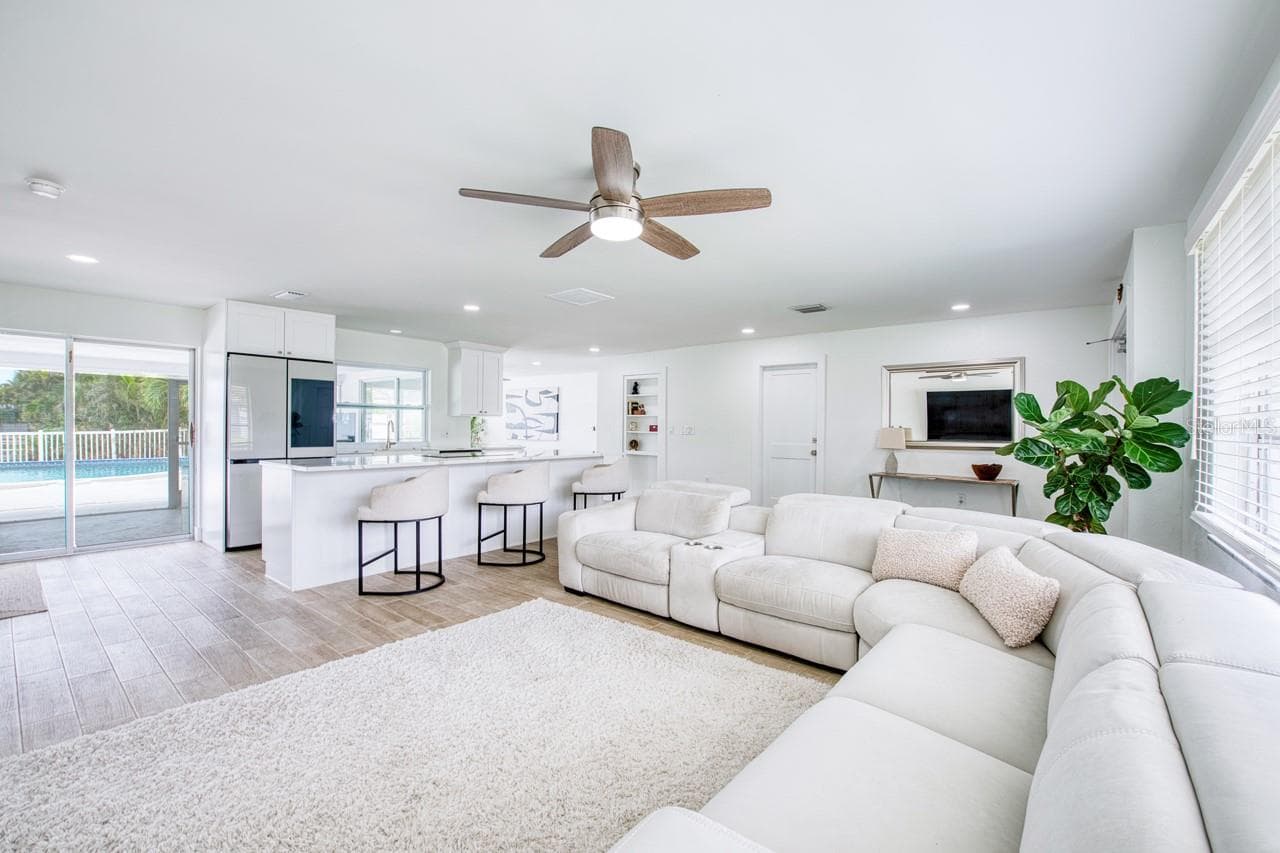 Single Family Residence at 12125 6TH ST E, TREASURE ISLAND, photo 6 of 52