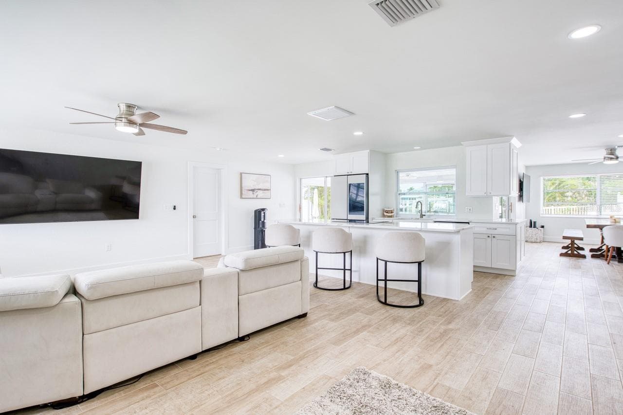 Single Family Residence at 12125 6TH ST E, TREASURE ISLAND, photo 8 of 52