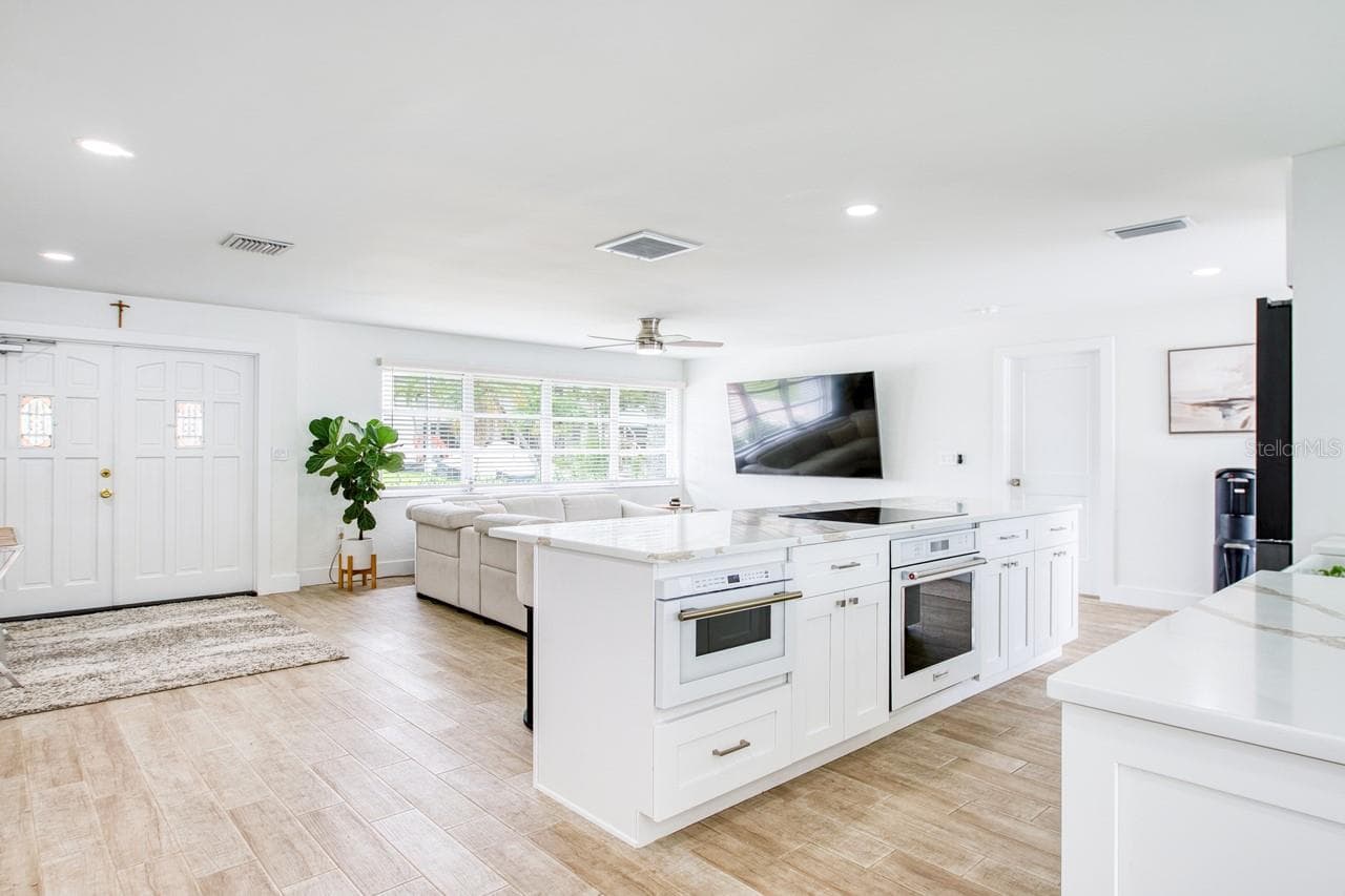 Single Family Residence at 12125 6TH ST E, TREASURE ISLAND, photo 9 of 52