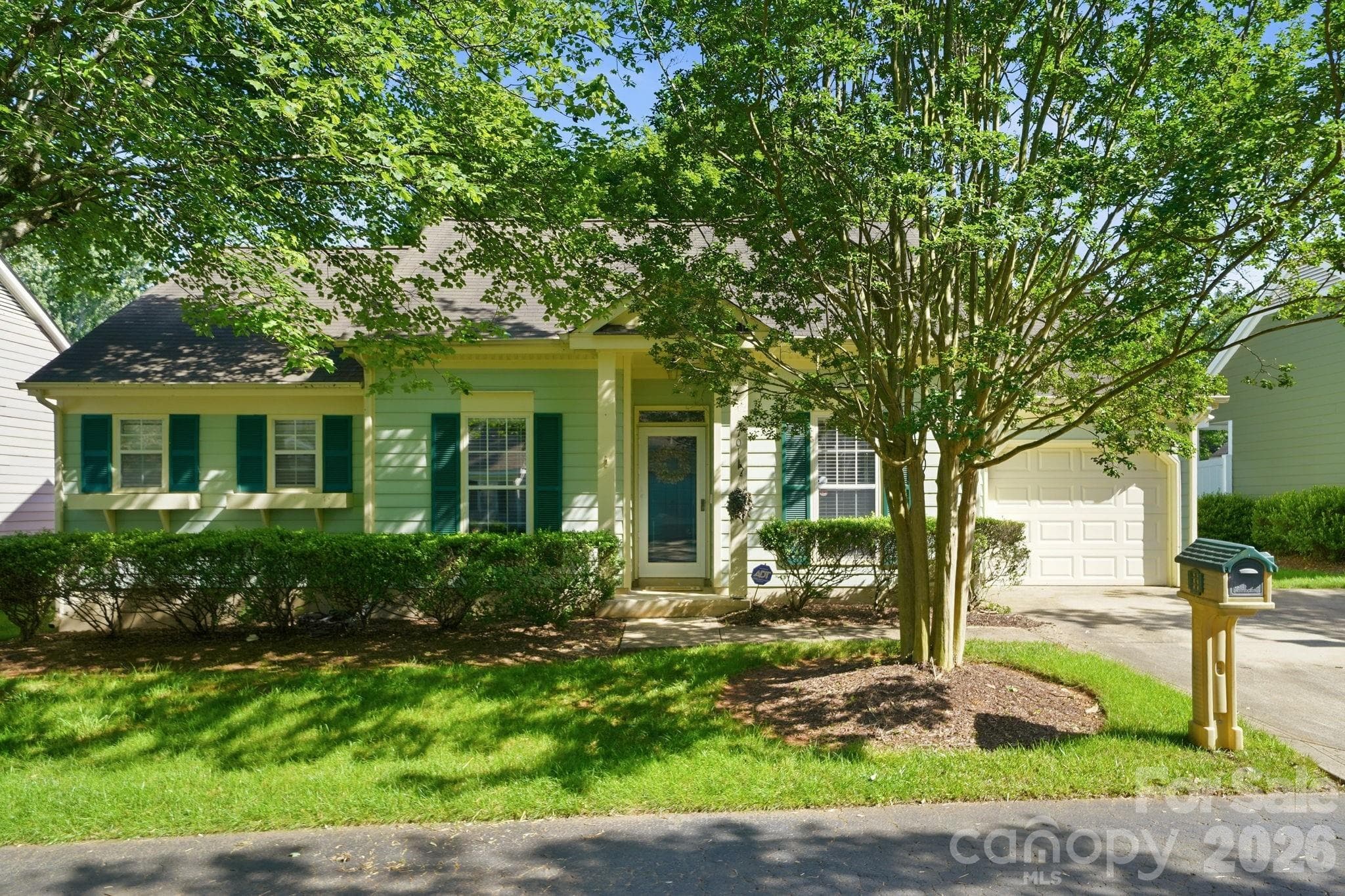 Single Family Residence at 5701 Ebley Lane, Charlotte, photo 3 of 23