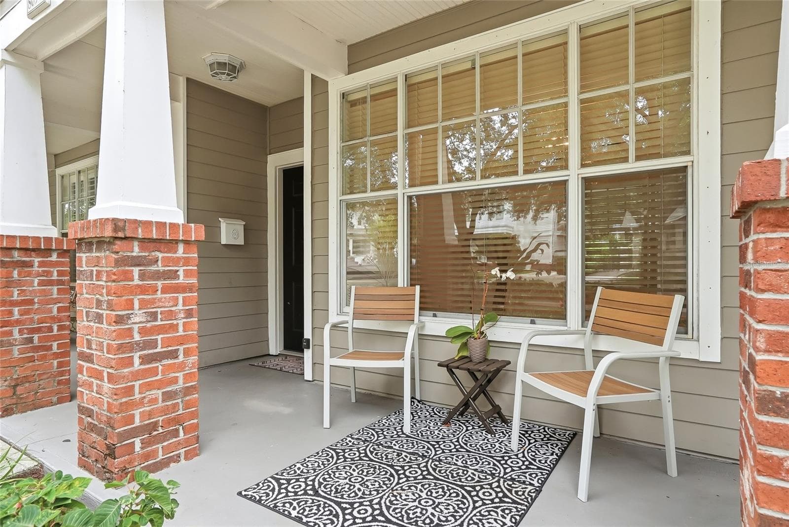 Hyde Park Living, Enjoy your the front porch and the outdoor lifestyle - 809 S OREGON AVE #B, TAMPA