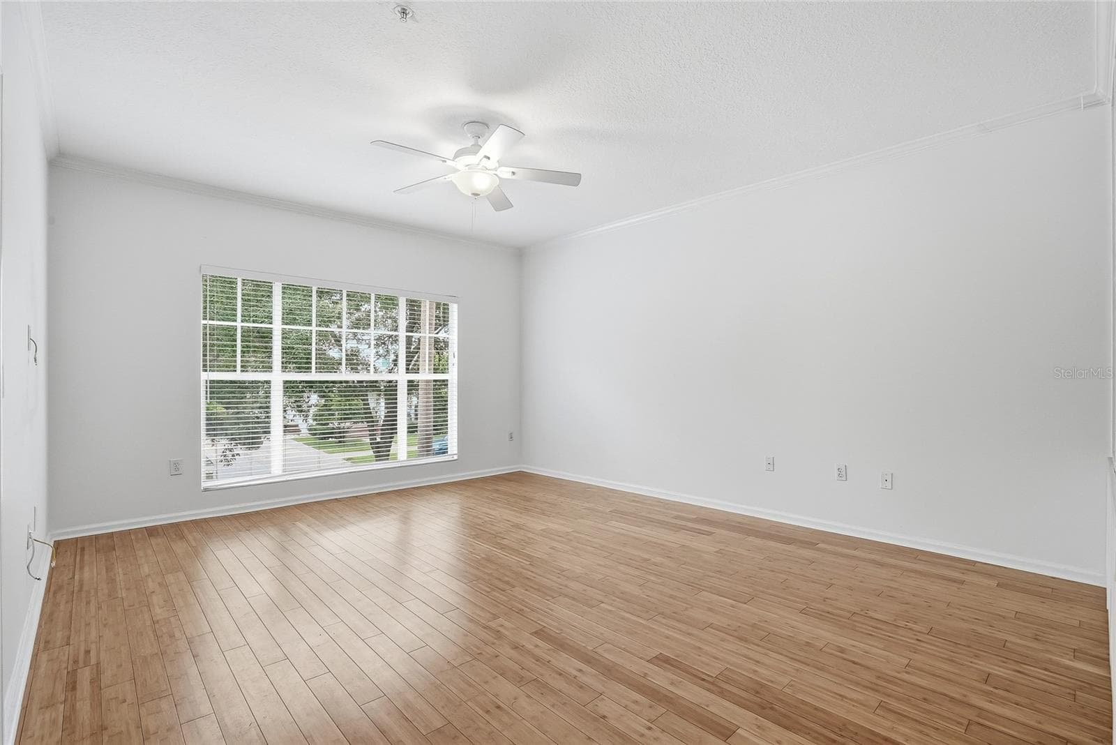Living Space on the 2nd floor. Enjoy the open floor plan thats open to the Kitchen, Balcony to enjoy the fresh air. The 2nd floor also leads you to the open terrace to the pool - 809 S OREGON AVE #B, TAMPA