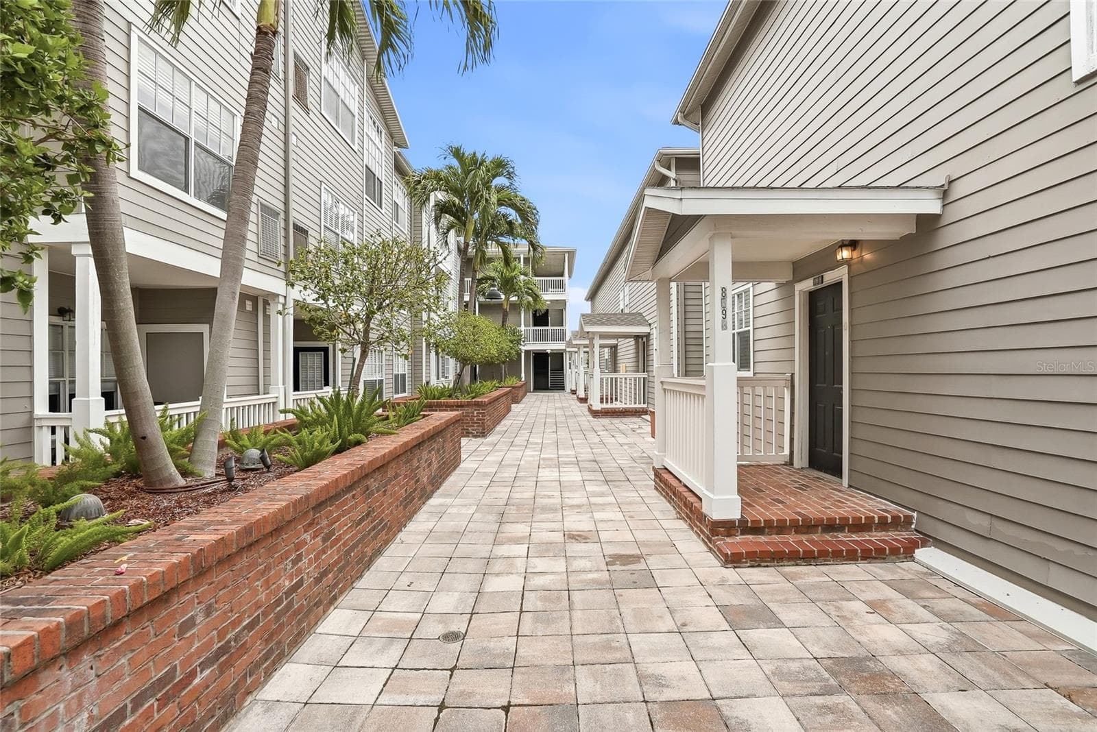 2nd Floor Open Space styles away from the pool and Hyde Park Village. - 809 S OREGON AVE #B, TAMPA