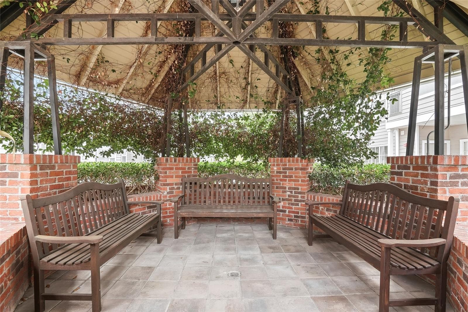 Enjoy the peaceful space. - 809 S OREGON AVE #B, TAMPA