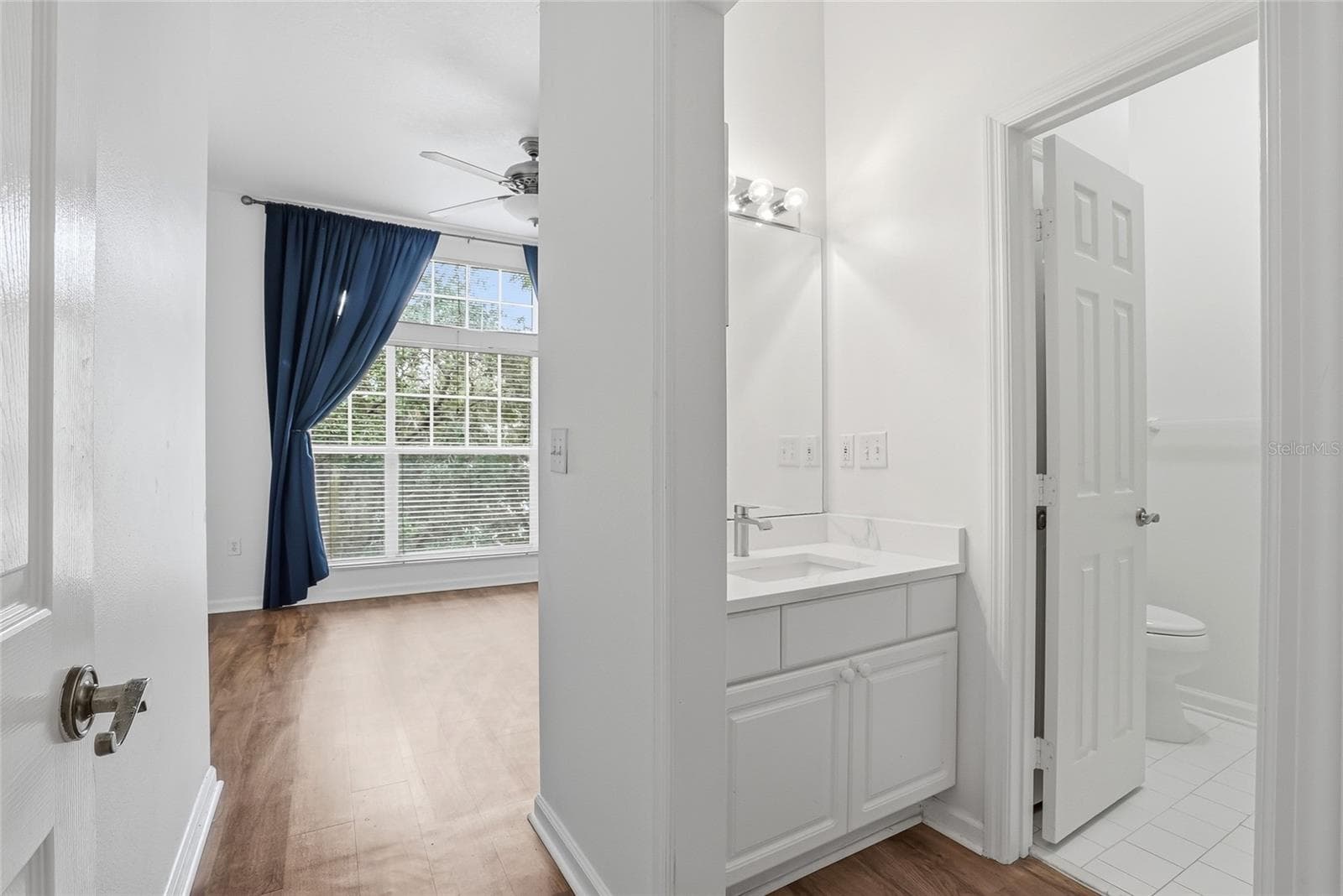 Bedroom on suite and walk in closet - 809 S OREGON AVE #B, TAMPA