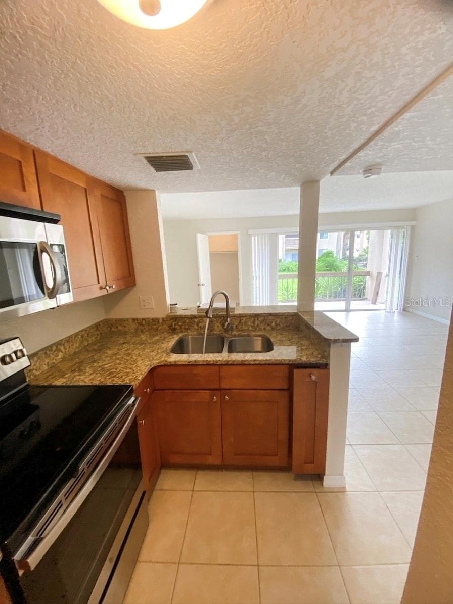 Condominium at 554 ORANGE DR #15, ALTAMONTE SPRINGS, photo 5 of 20