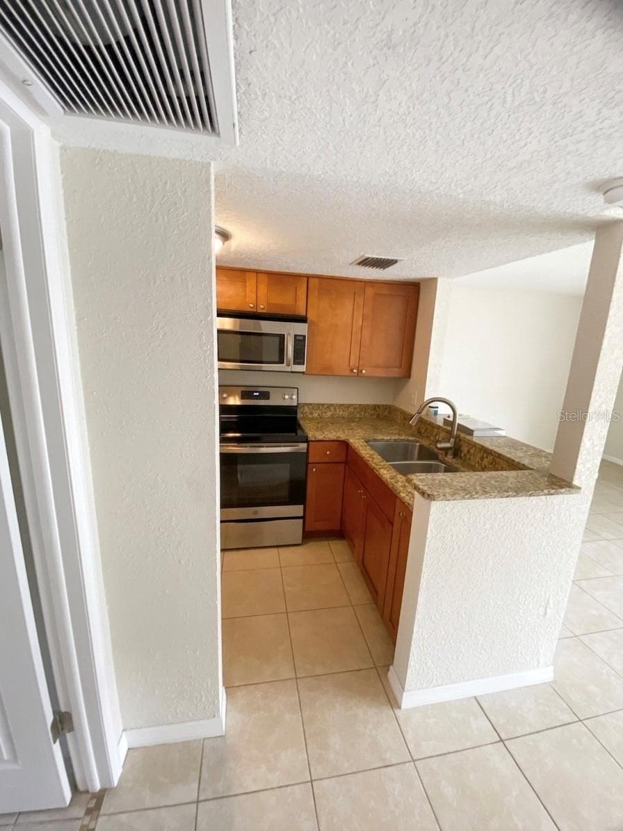 Condominium at 554 ORANGE DR #15, ALTAMONTE SPRINGS, photo 6 of 20