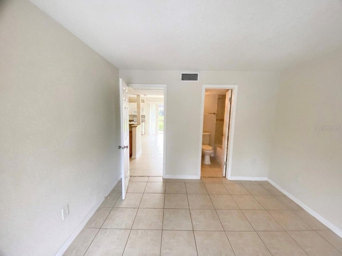 Condominium at 554 ORANGE DR #15, ALTAMONTE SPRINGS, photo 8 of 20