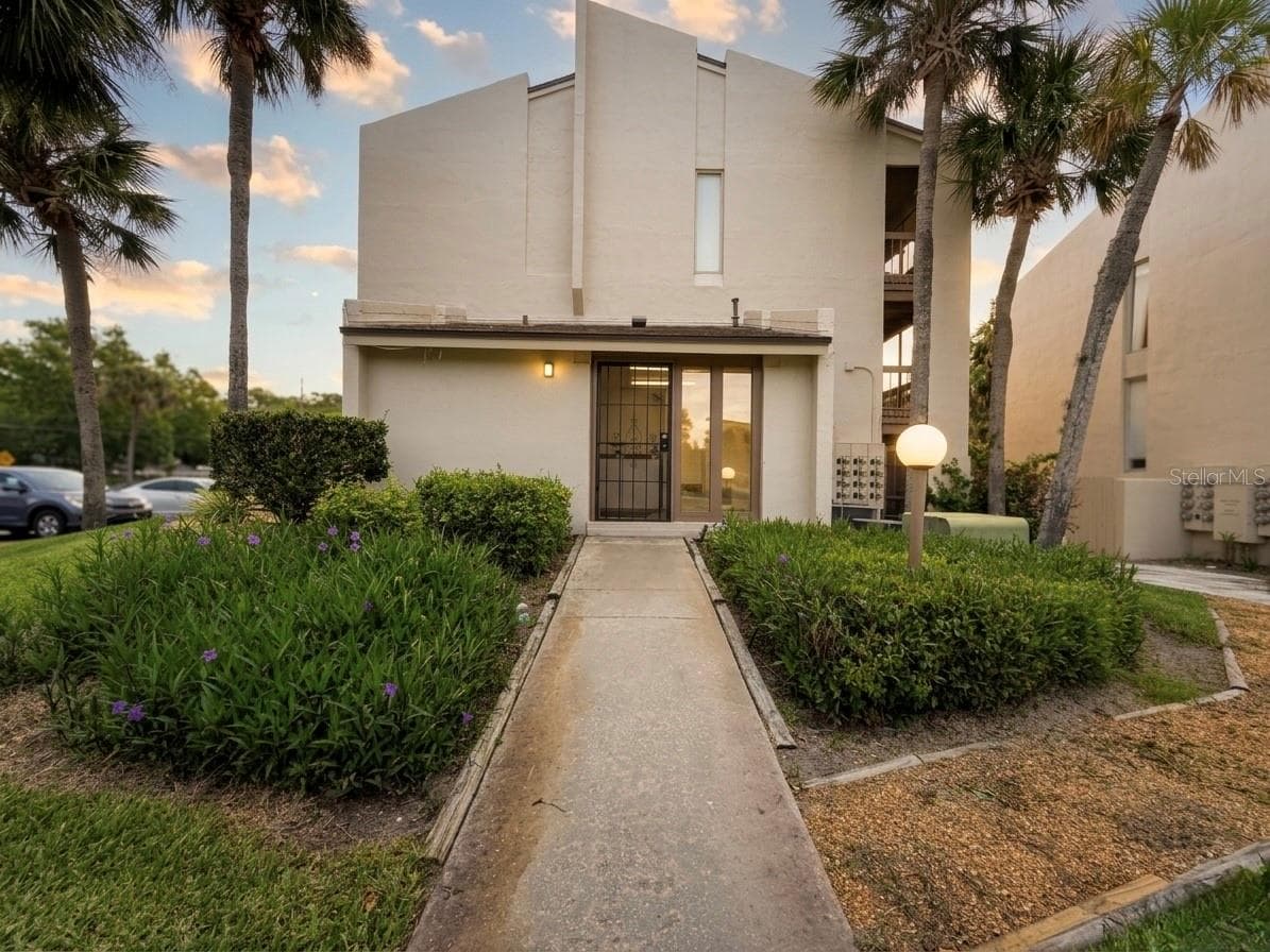 Condominium at 554 ORANGE DR #15, ALTAMONTE SPRINGS, photo 16 of 20