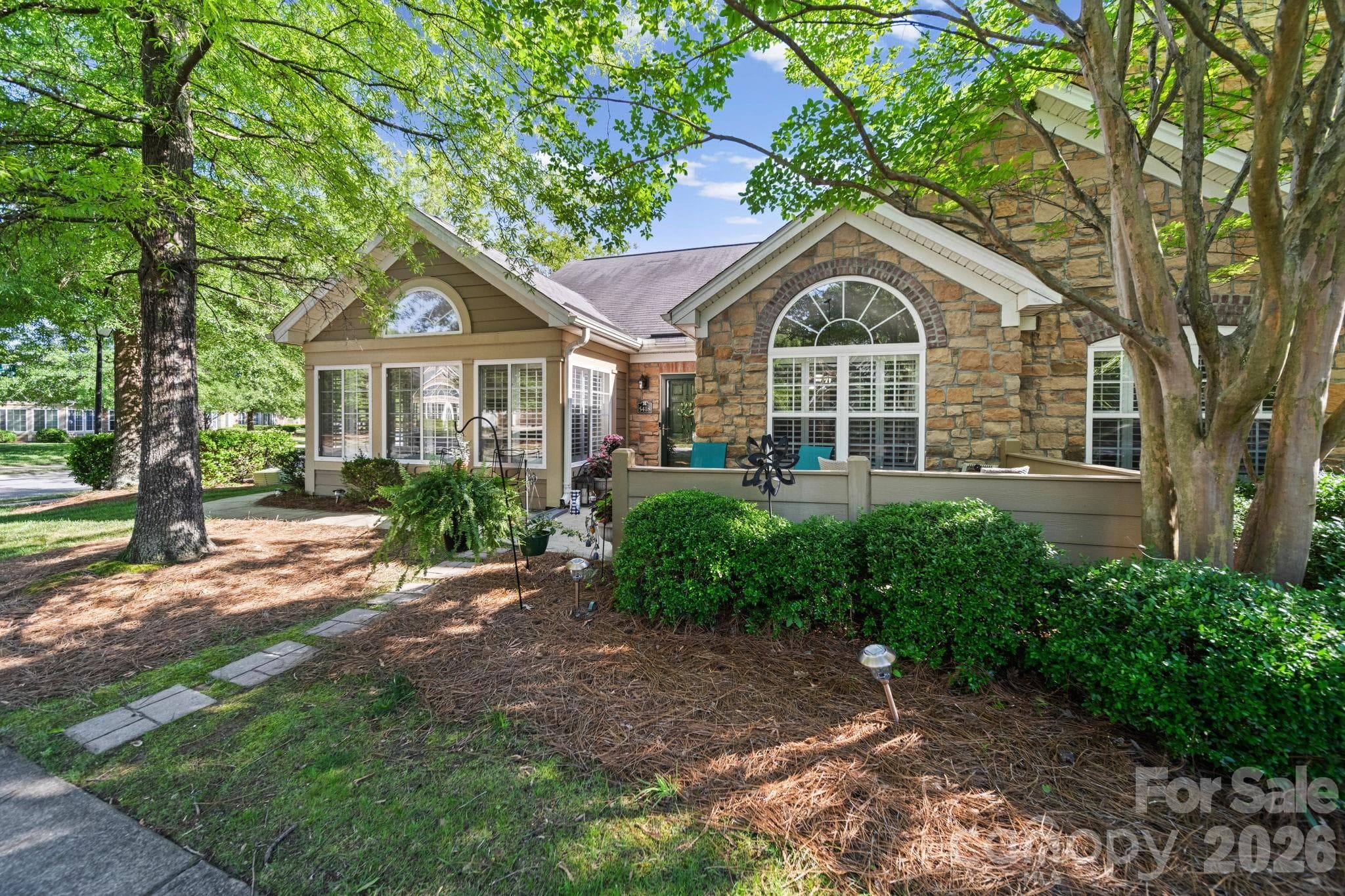 Condominium at 5418 Prosperity View Drive, Charlotte, photo 2 of 21