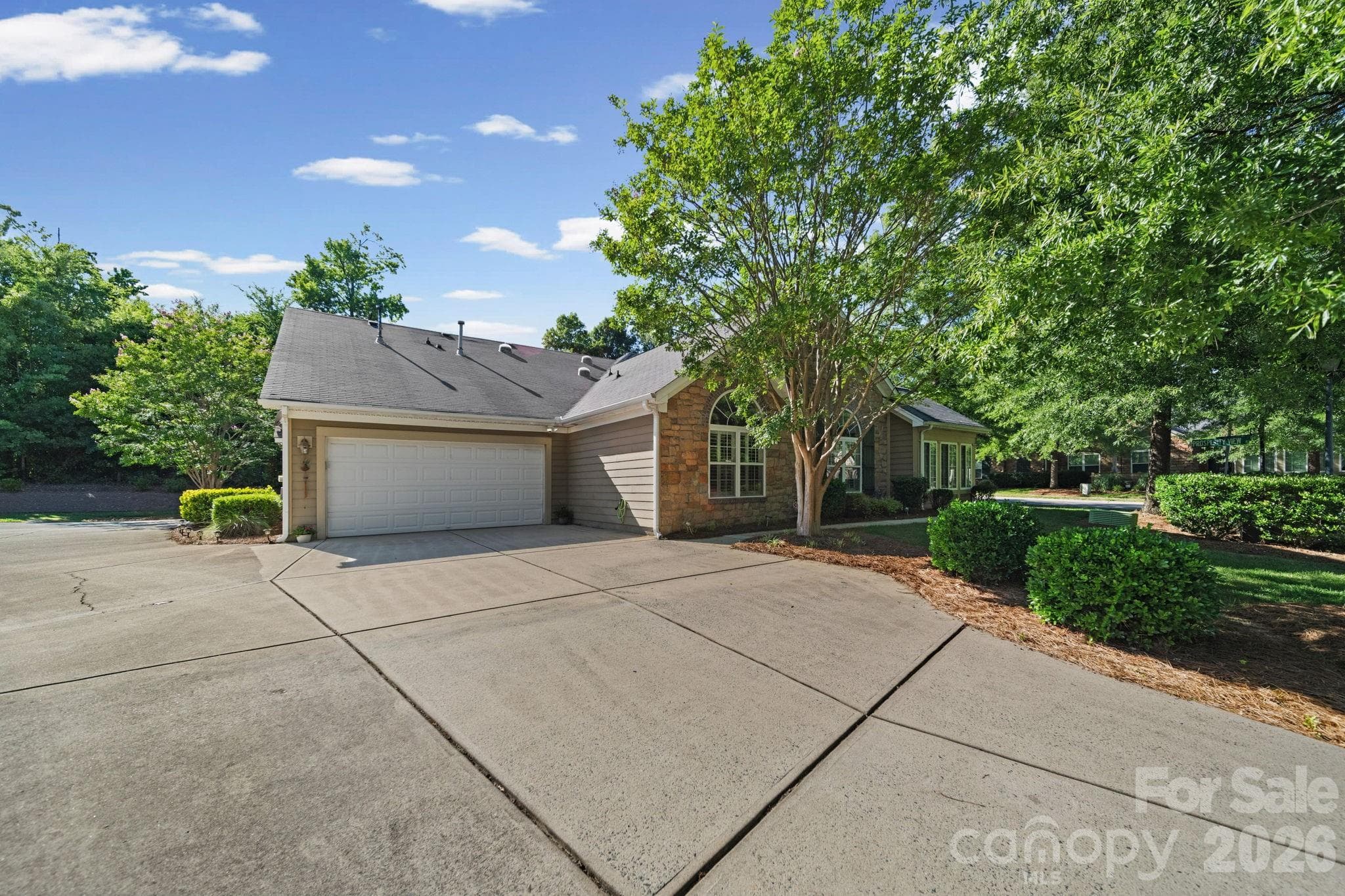 Condominium at 5418 Prosperity View Drive, Charlotte, photo 3 of 21
