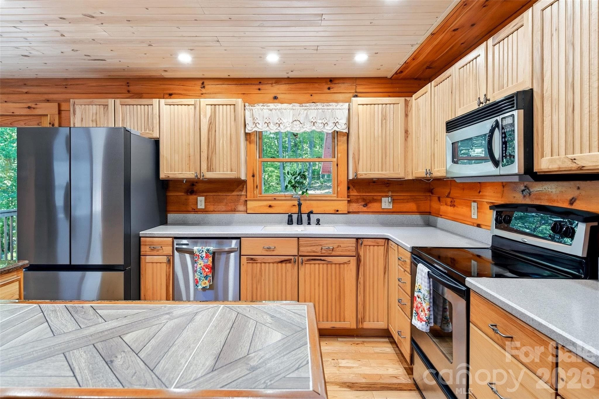 Single Family Residence at 545 Mountain Crest Drive S, Marion, photo 9 of 47