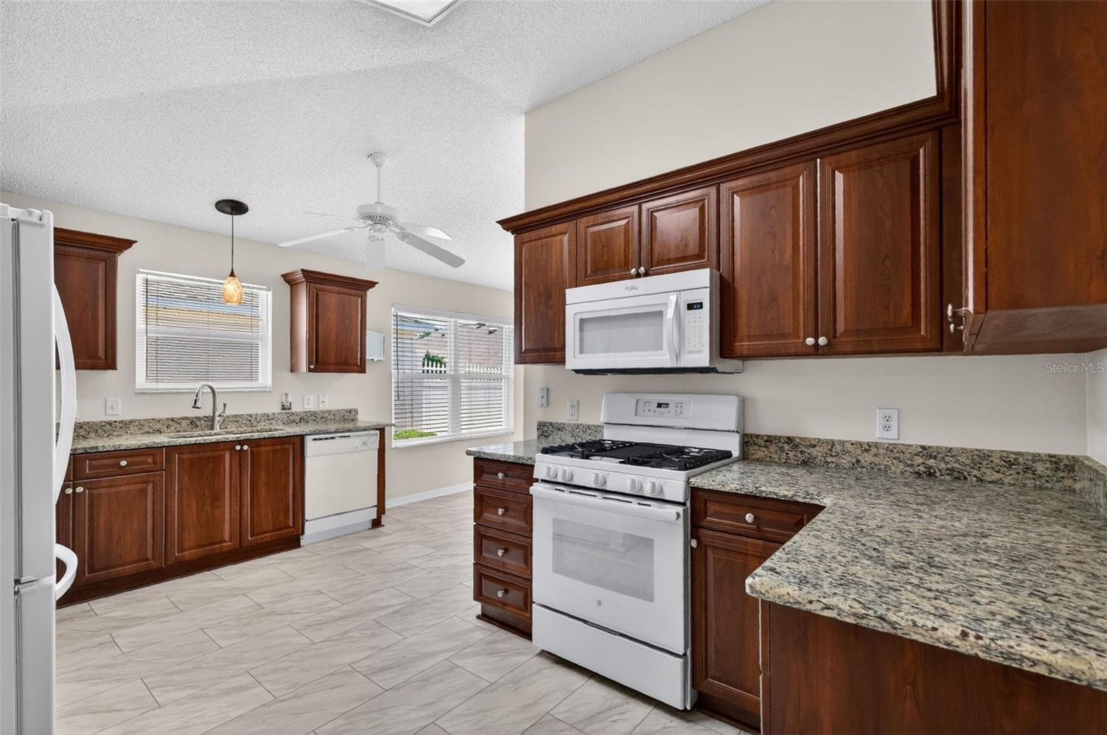 Single Family Residence at 17755 SE 84TH SHELDON TER, THE VILLAGES, photo 8 of 28