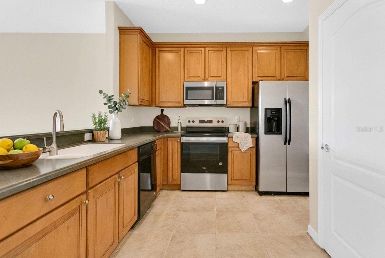 Townhouse at 34346 TUSCANY AVENUE, SORRENTO, photo 6 of 36