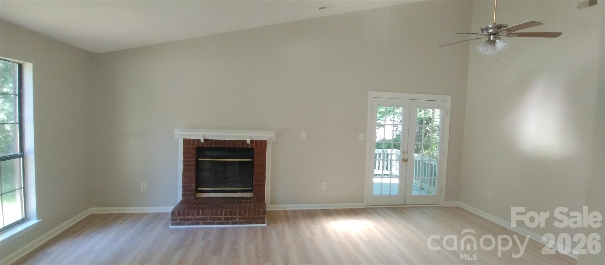 Single Family Residence at 5830 Stone Bluff Court, Charlotte, photo 3 of 17