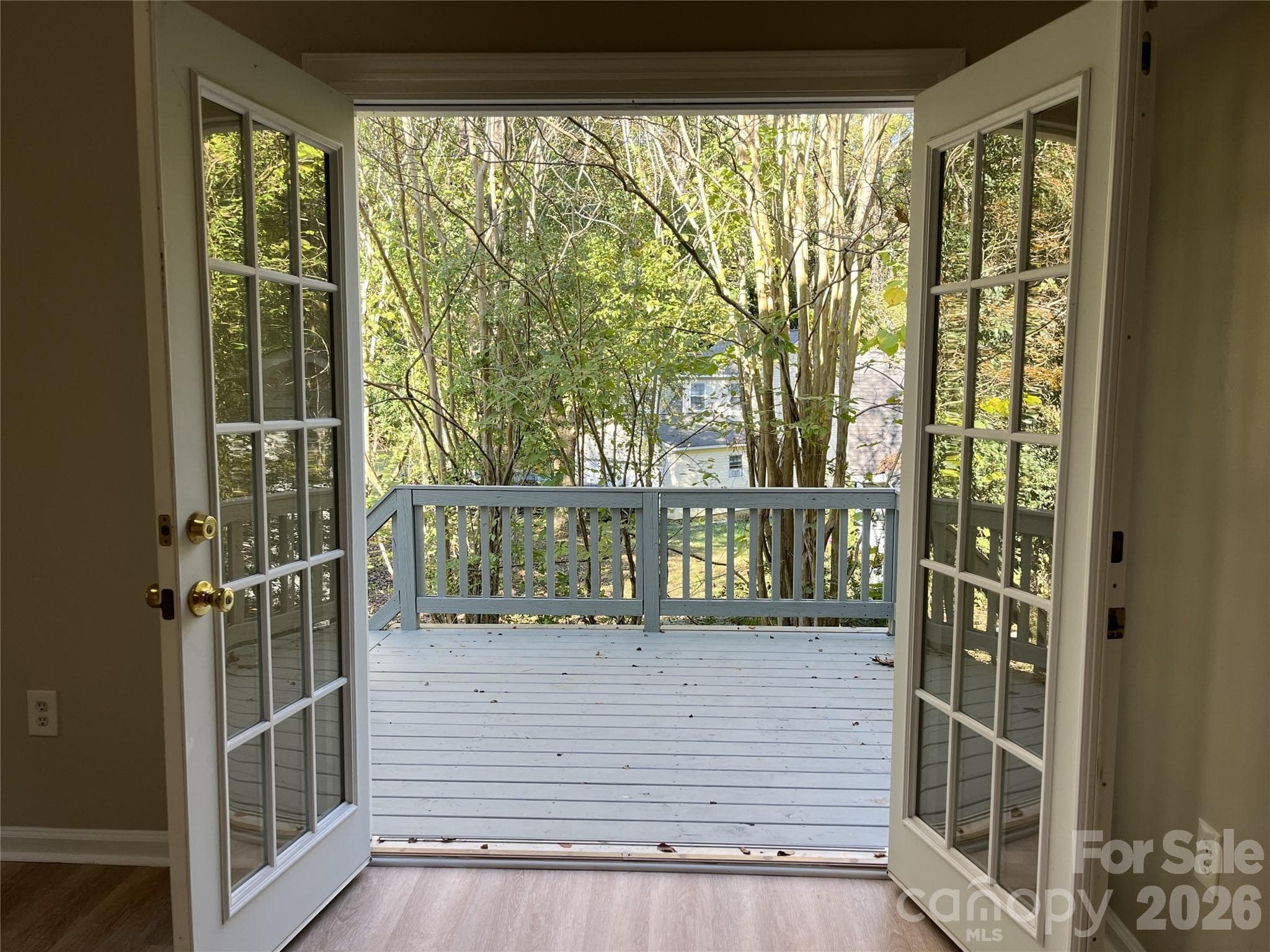 Single Family Residence at 5830 Stone Bluff Court, Charlotte, photo 4 of 17