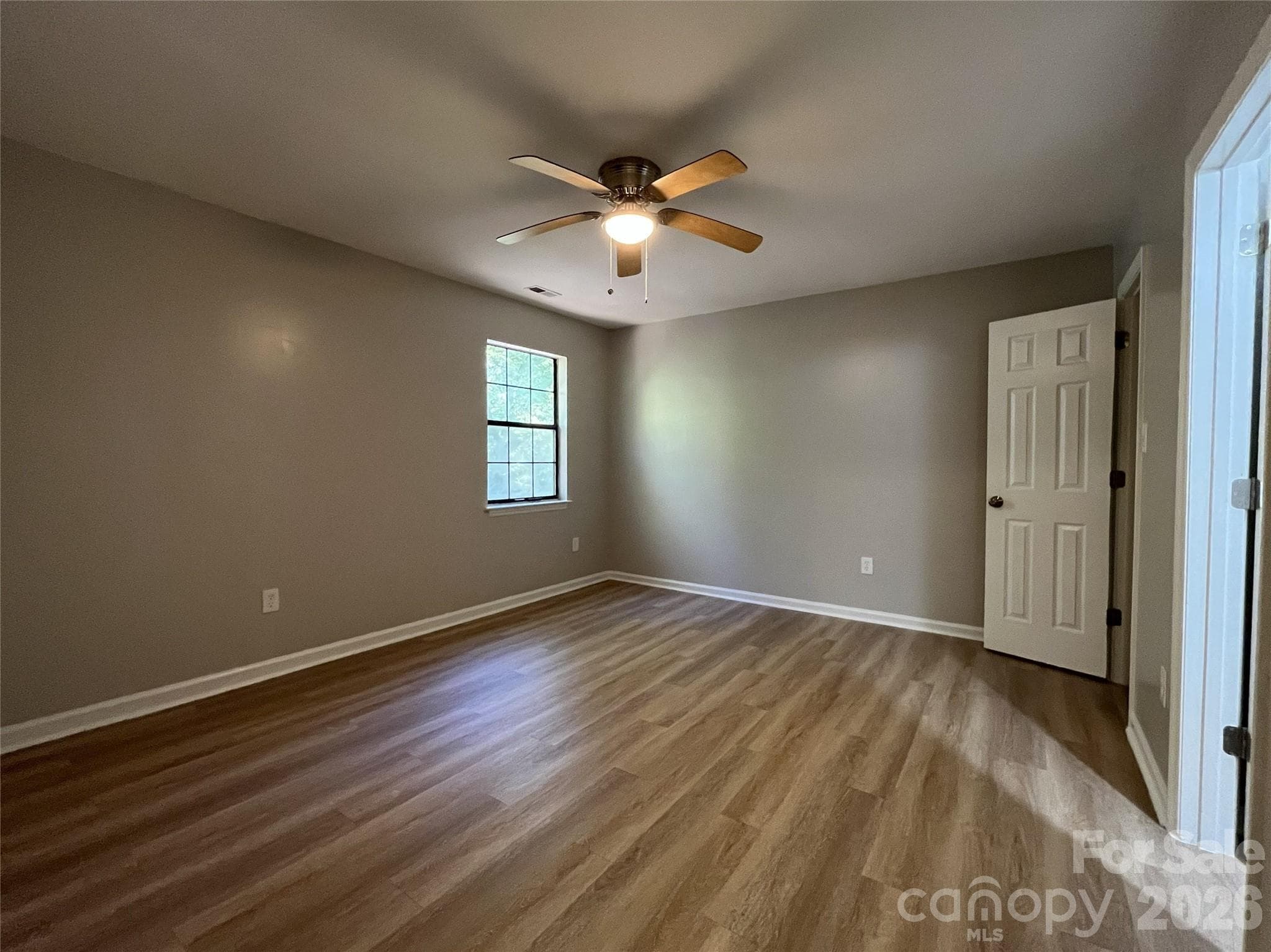 Single Family Residence at 5830 Stone Bluff Court, Charlotte, photo 11 of 17