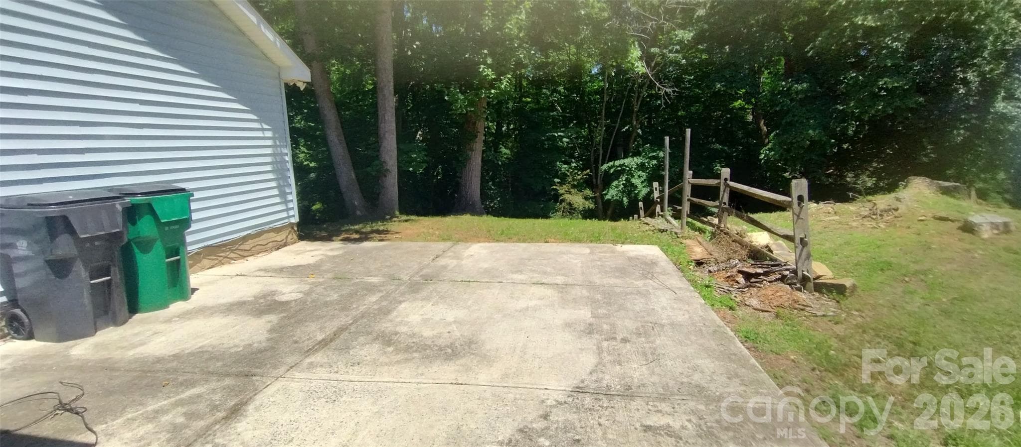 Single Family Residence at 5830 Stone Bluff Court, Charlotte, photo 15 of 17