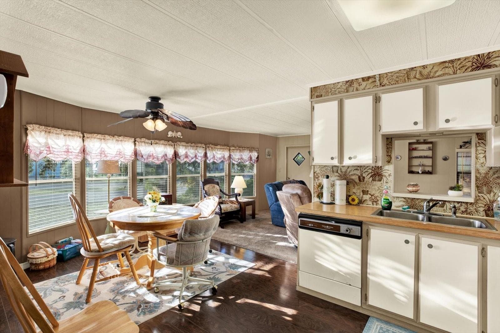 Manufactured Home at 14294 BROOKRIDGE BLVD, BROOKSVILLE, photo 2 of 19
