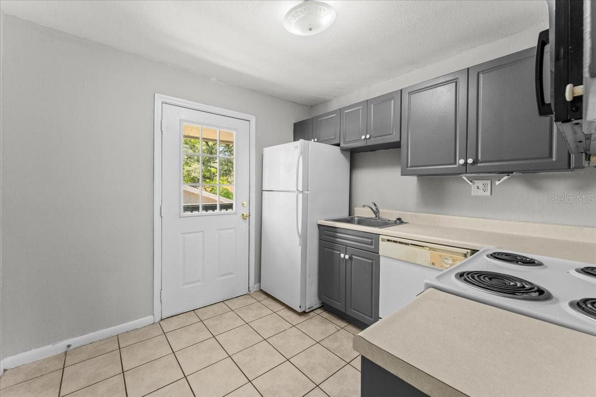 Condominium at 12407 OAK CEDAR PL #202, TAMPA, photo 6 of 25