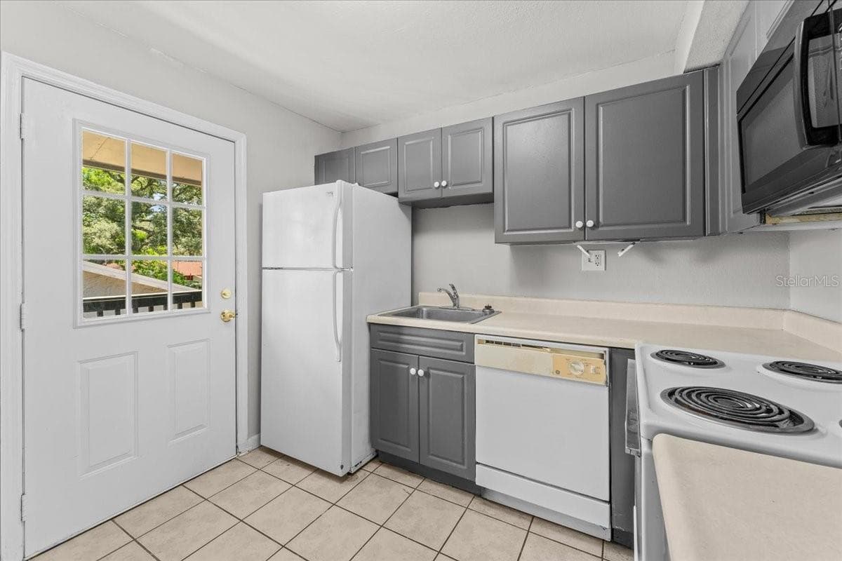 Condominium at 12407 OAK CEDAR PL #202, TAMPA, photo 7 of 25