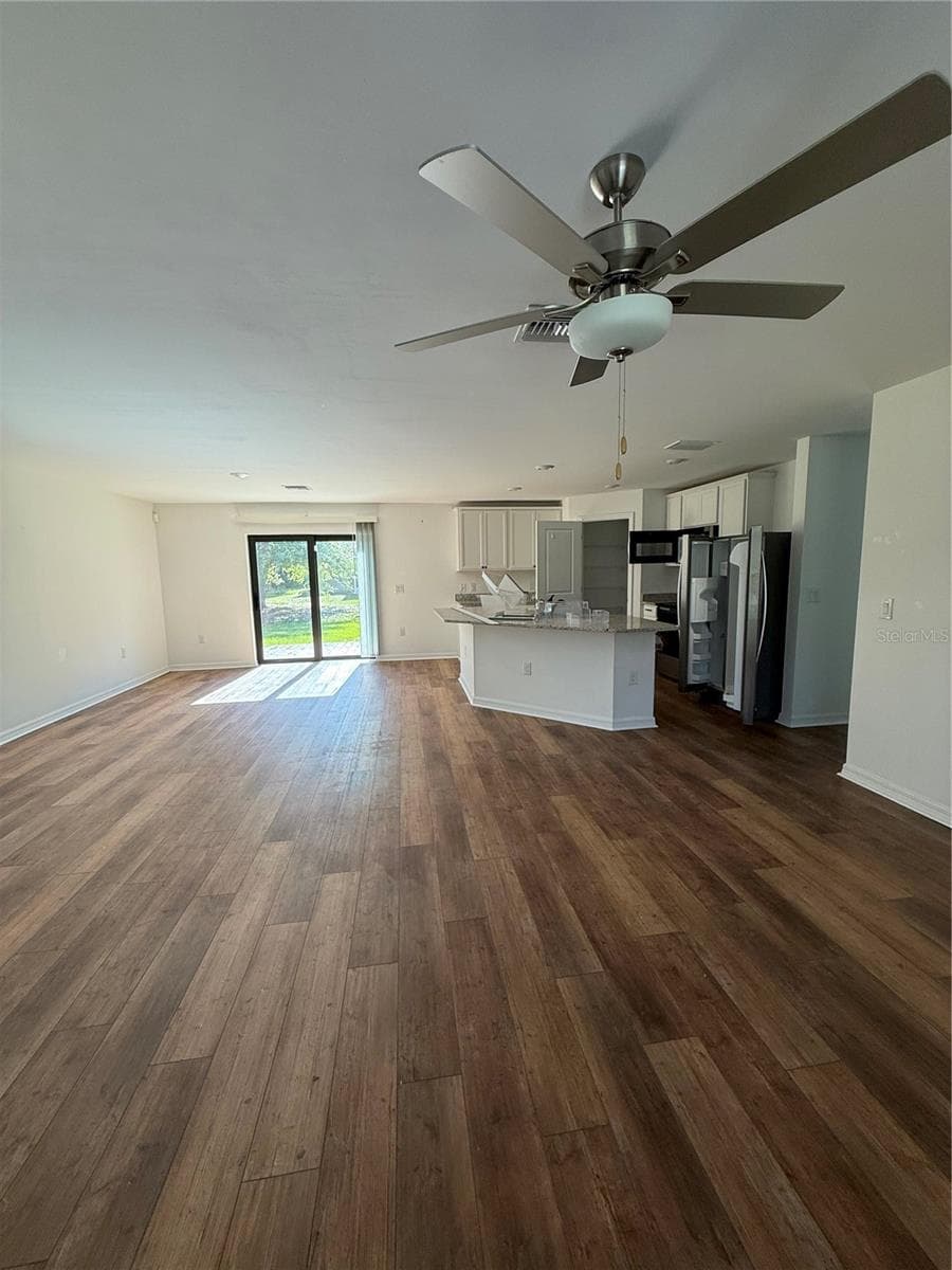 Single Family Residence at 5436 N CHAMBERLAIN BLVD, NORTH PORT, photo 4 of 13