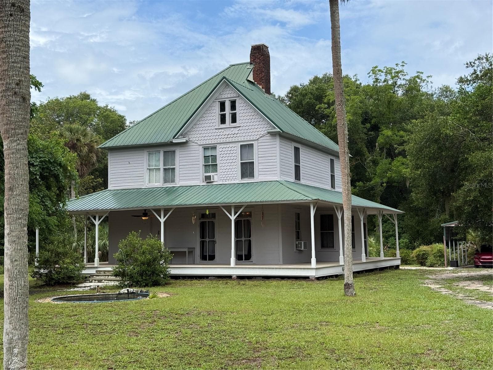 110 N VOLUSIA AVE