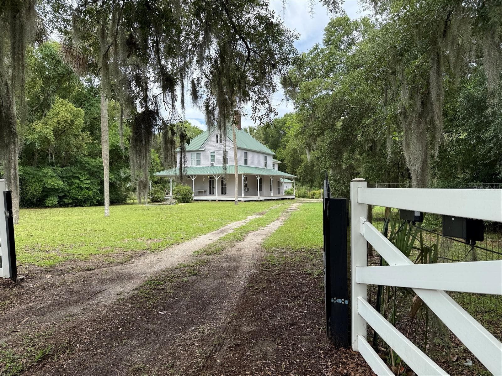 Single Family Residence at 110 N VOLUSIA AVE, PIERSON, photo 5 of 33