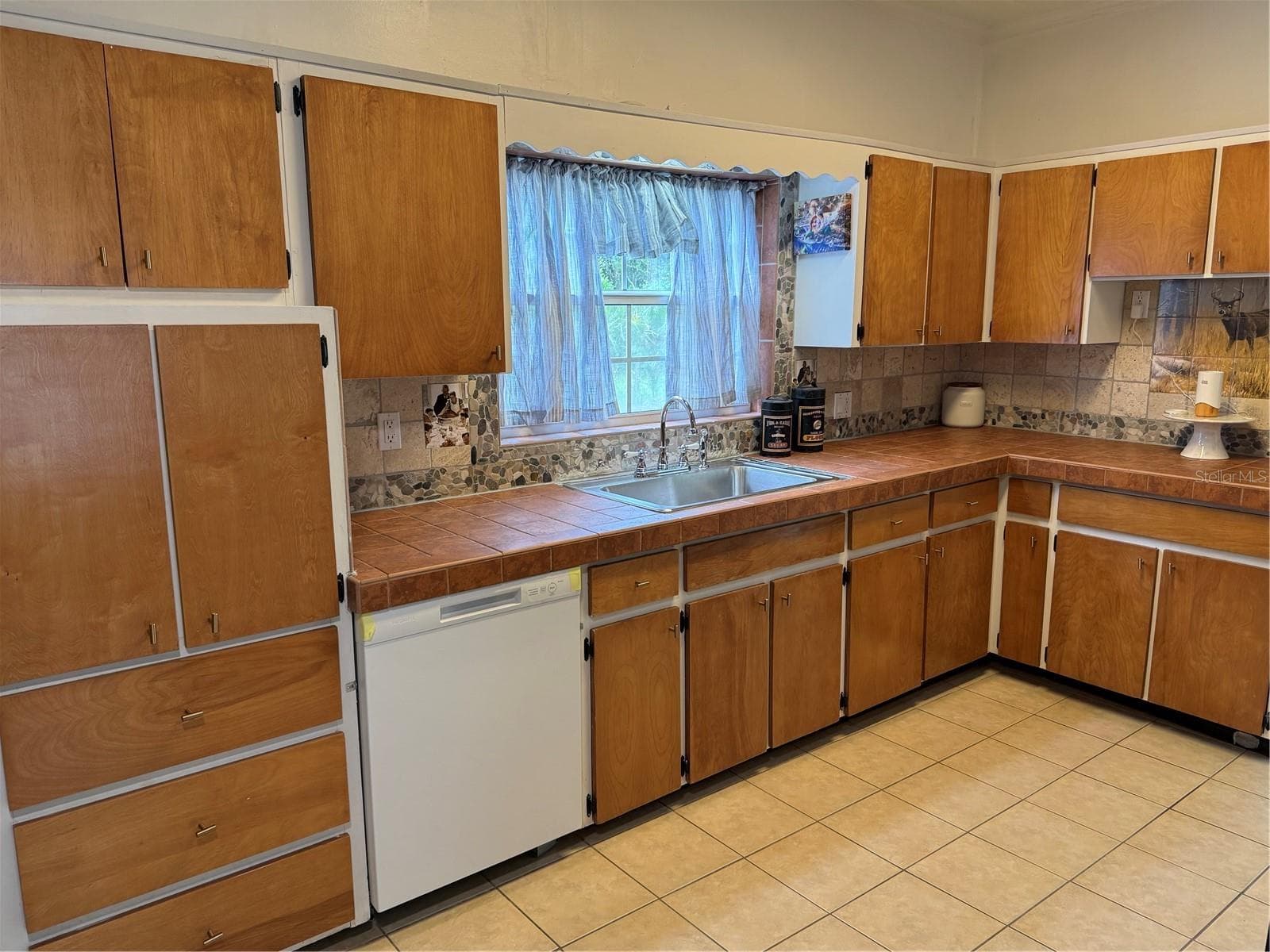 Single Family Residence at 110 N VOLUSIA AVE, PIERSON, photo 16 of 33