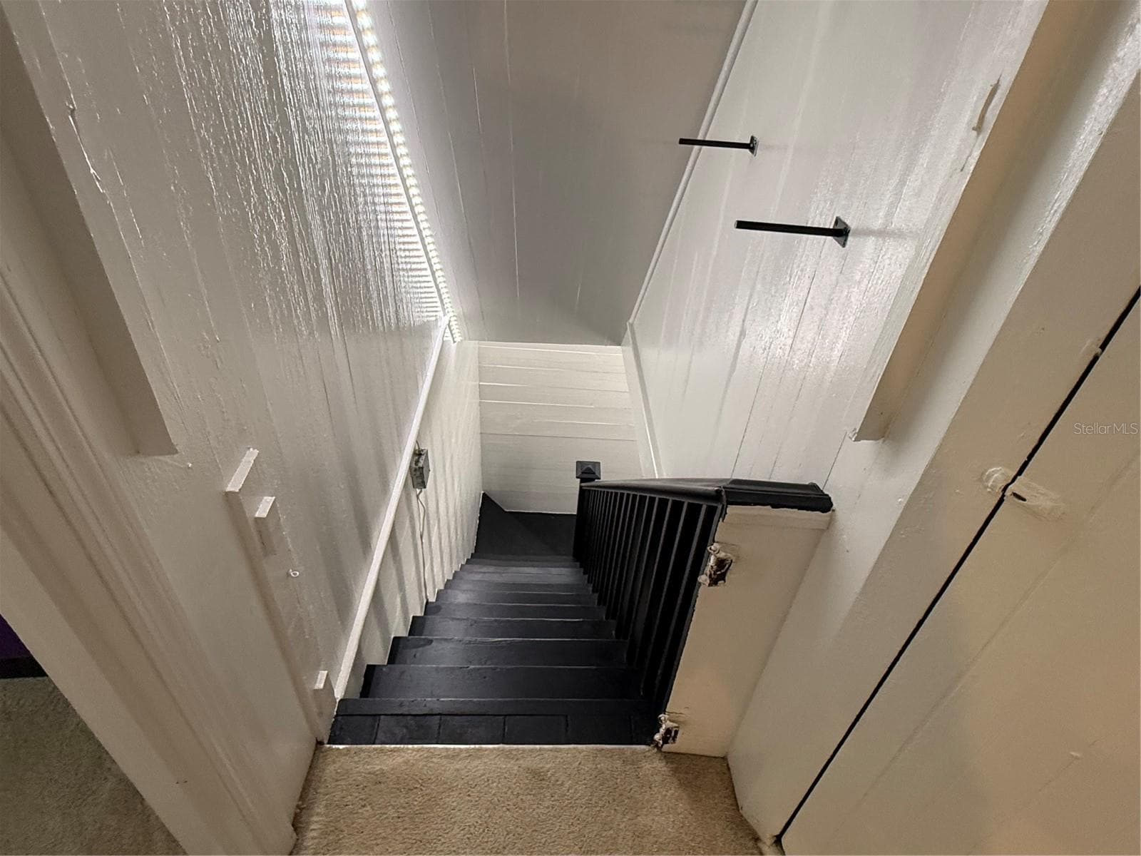 Staircase to Dining room - 110 N VOLUSIA AVE, PIERSON