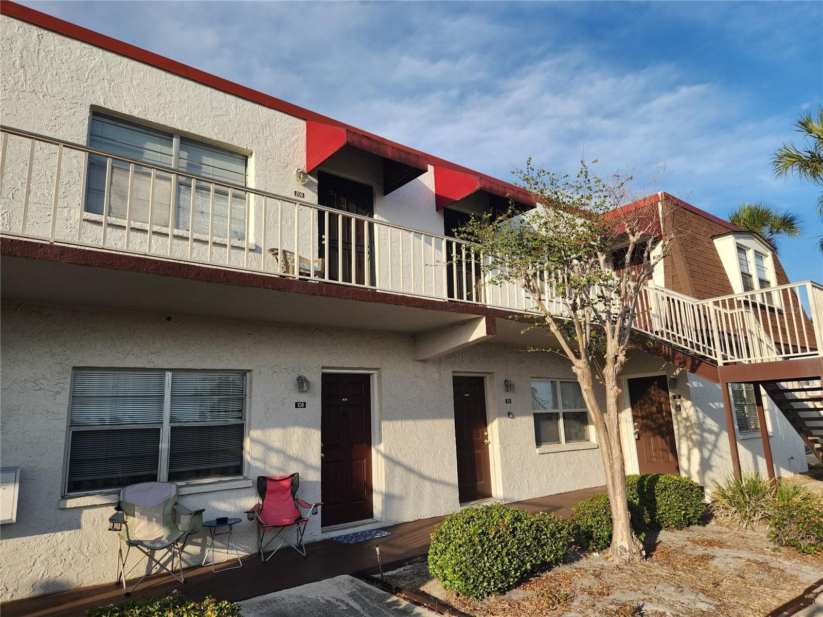 Front exterior - 9101 W HILLSBOROUGH AVE #I209, TAMPA