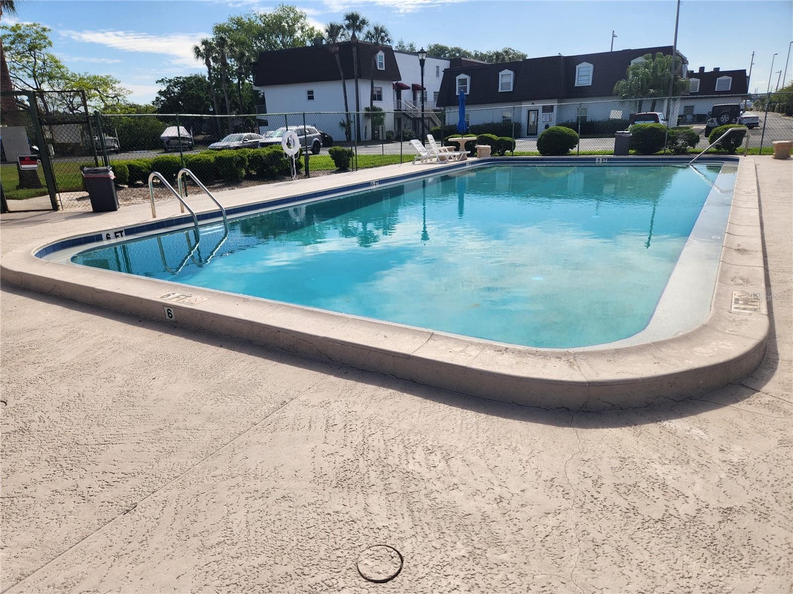 Pool on Hillsborough side - 9101 W HILLSBOROUGH AVE #I209, TAMPA
