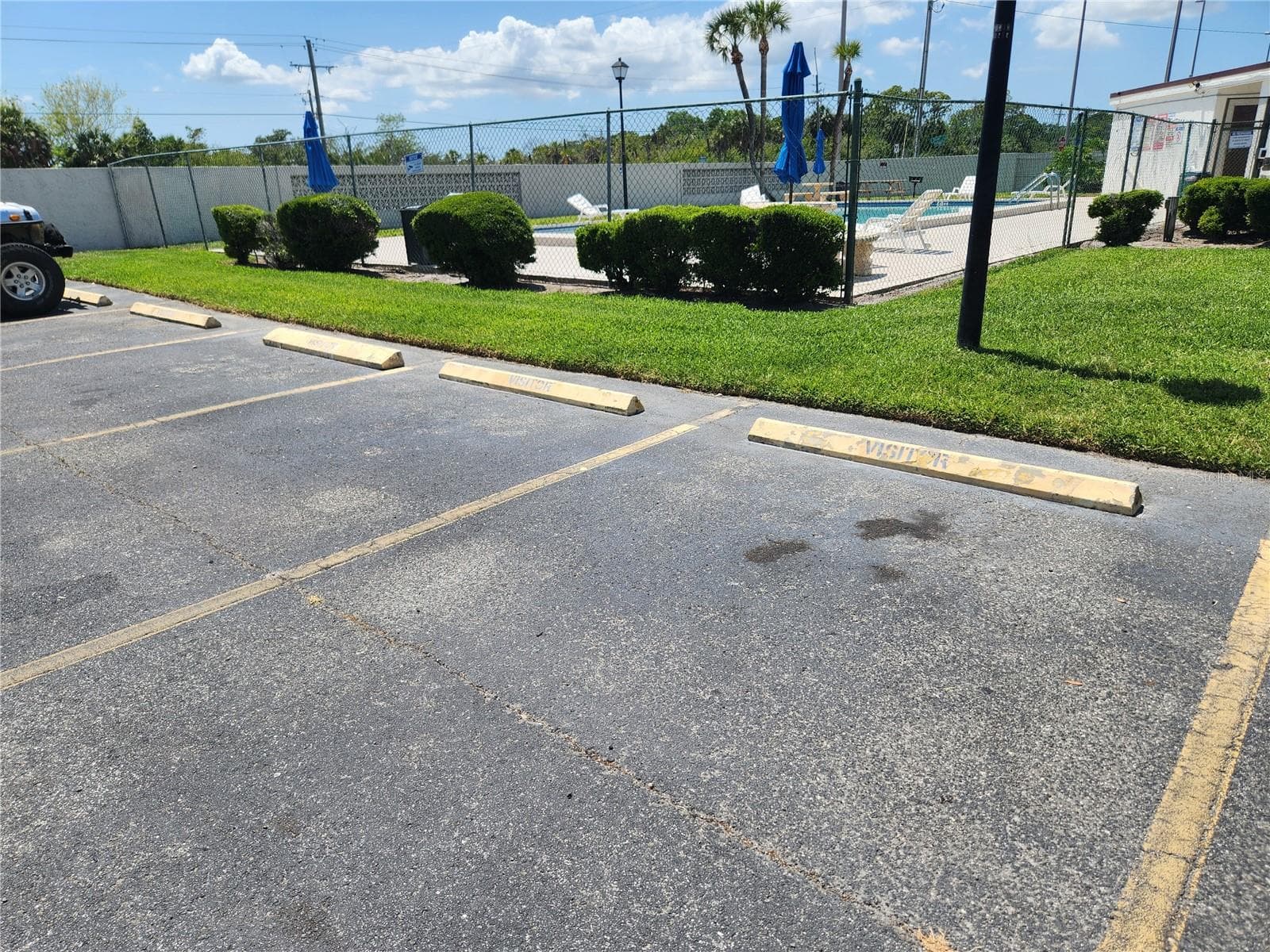 Pool & Guest Parking - 9101 W HILLSBOROUGH AVE #I209, TAMPA