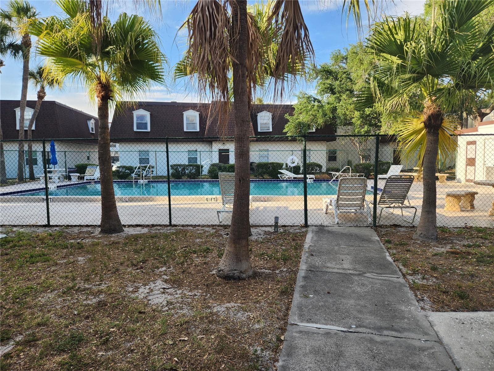 Interior Courtyard Pool #2 - 9101 W HILLSBOROUGH AVE #I209, TAMPA