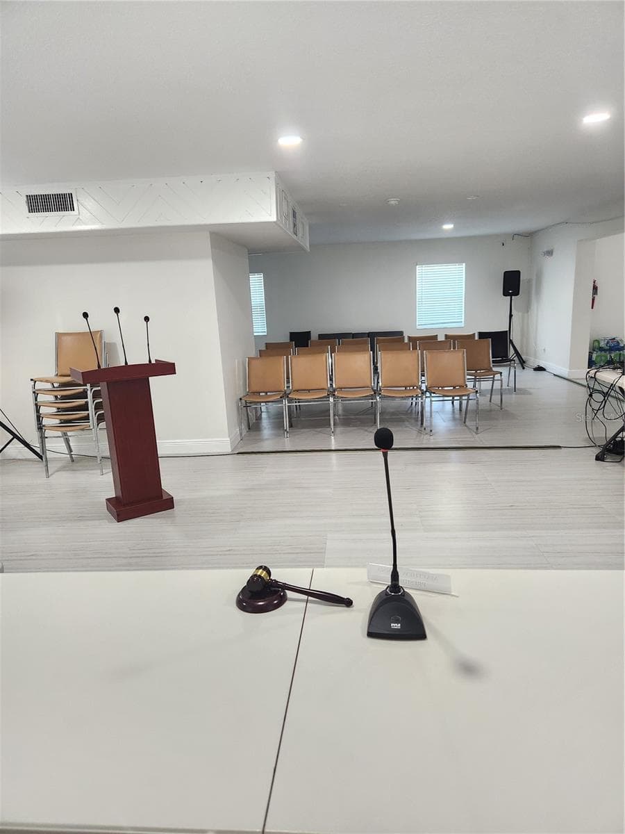 Clubhouse Meeting Room - 9101 W HILLSBOROUGH AVE #I209, TAMPA