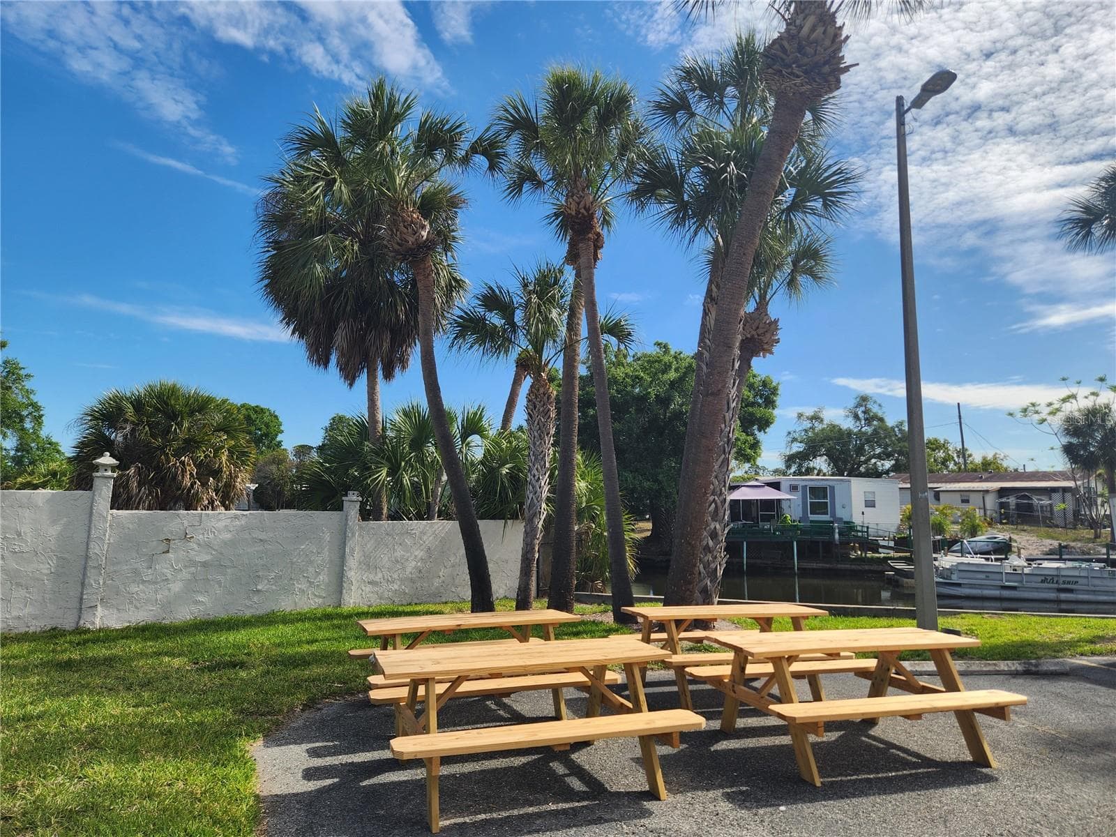 Picnic Area - 9101 W HILLSBOROUGH AVE #I209, TAMPA
