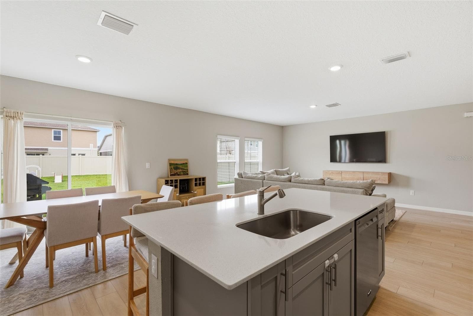 Single Family Residence at 12950 PASTURE WOODS PL, LITHIA, photo 11 of 40