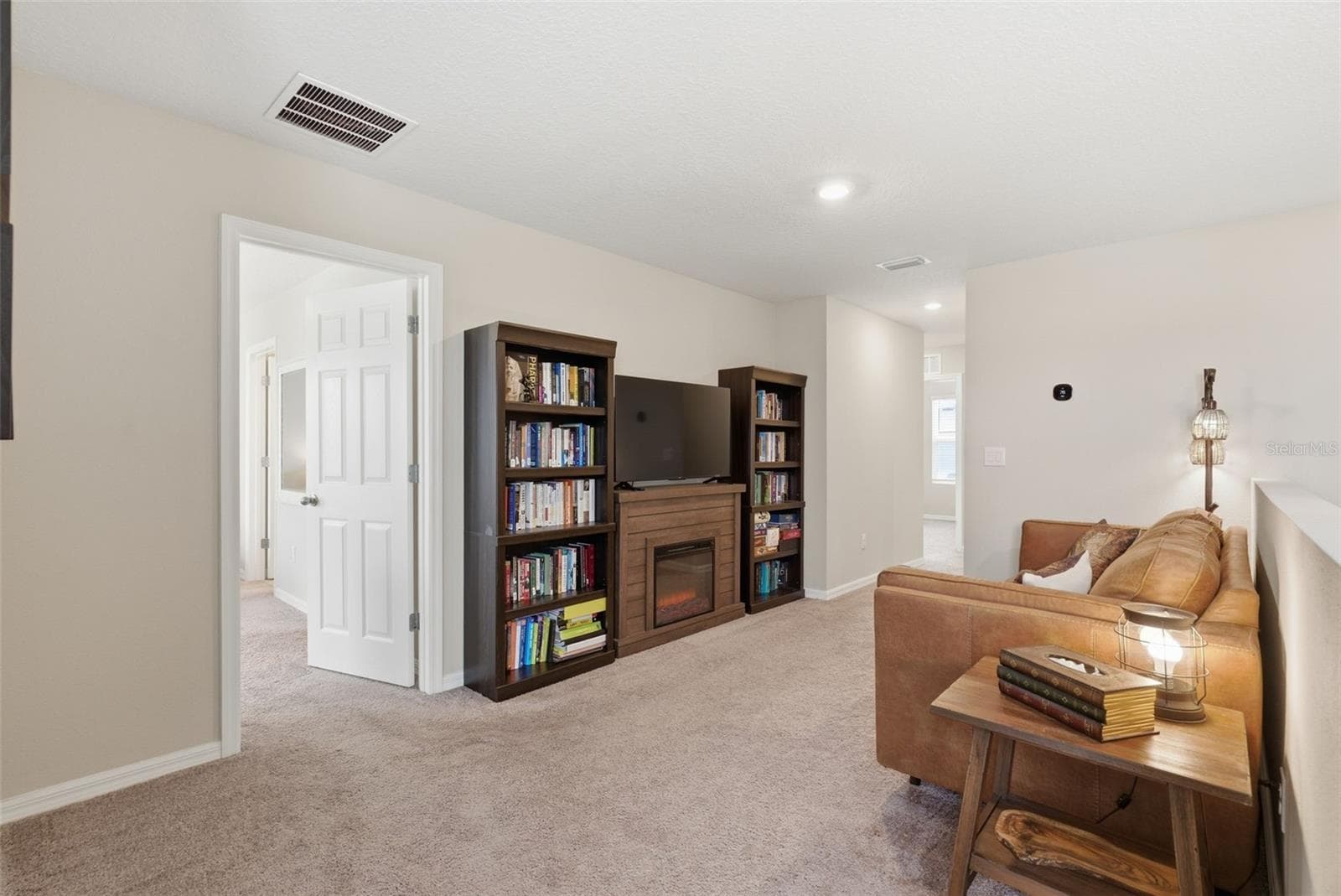 Single Family Residence at 12950 PASTURE WOODS PL, LITHIA, photo 17 of 40