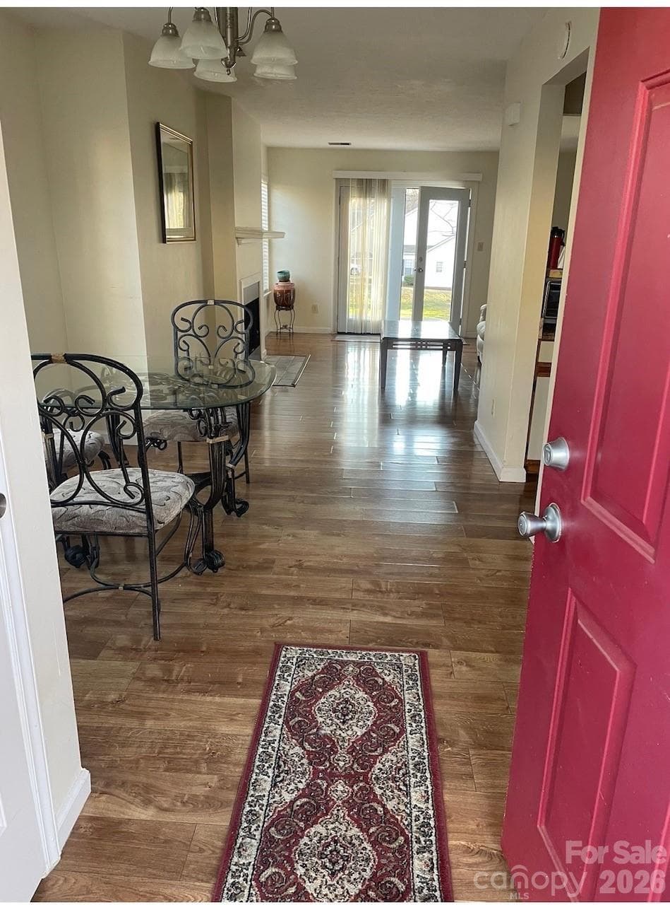 Duplex at Charlotte, photo 2 of 11