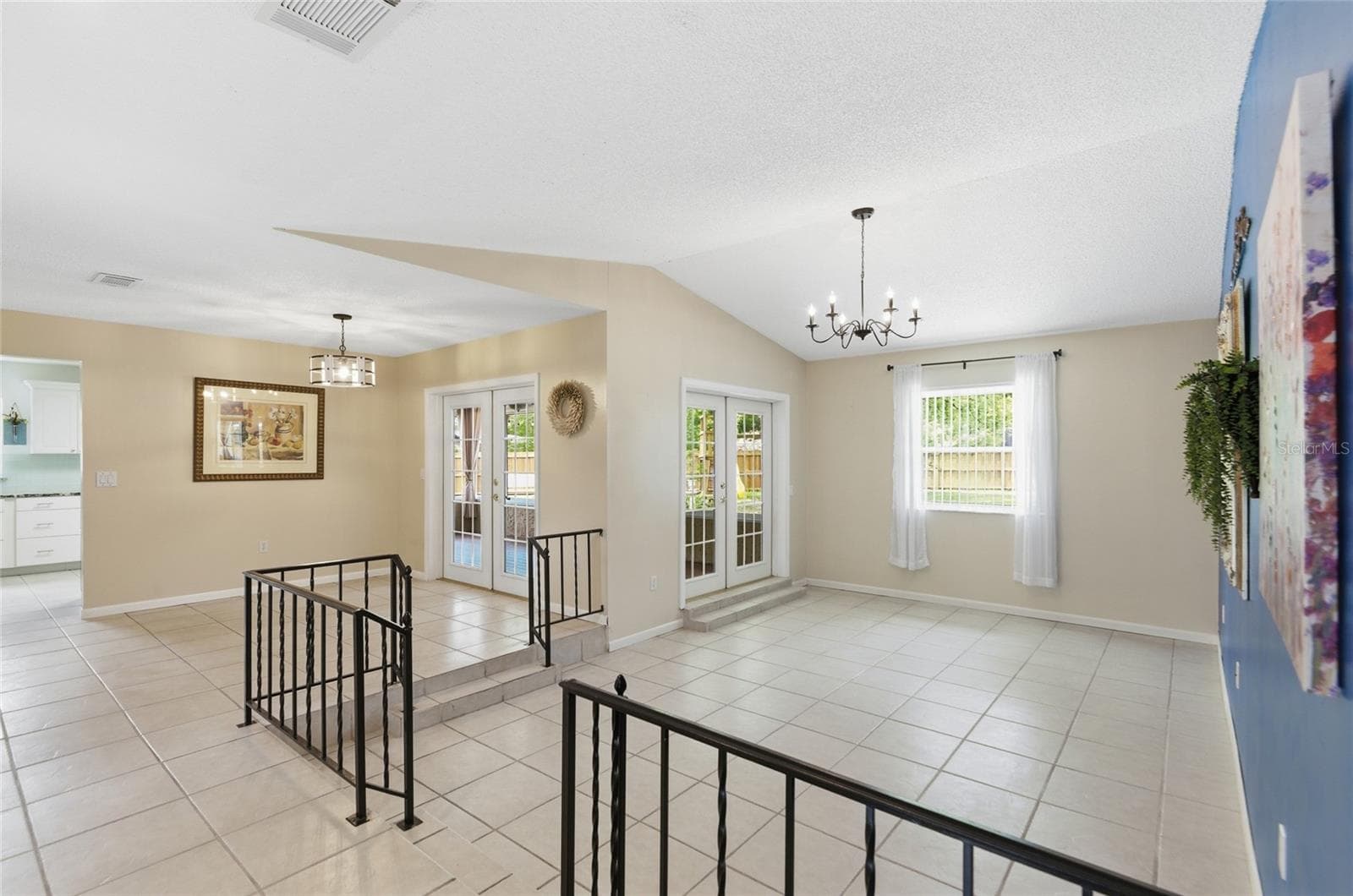 Single Family Residence at 6538 NIGHTWIND CIR, ORLANDO, photo 6 of 48