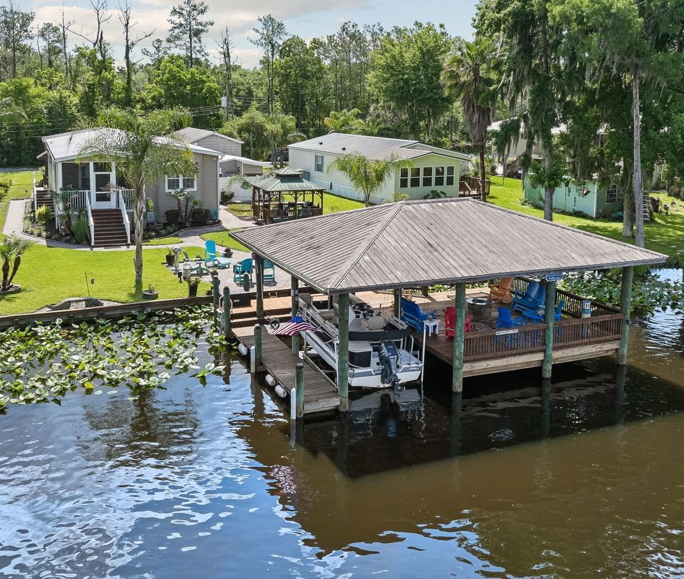 329 PARADISE CIR