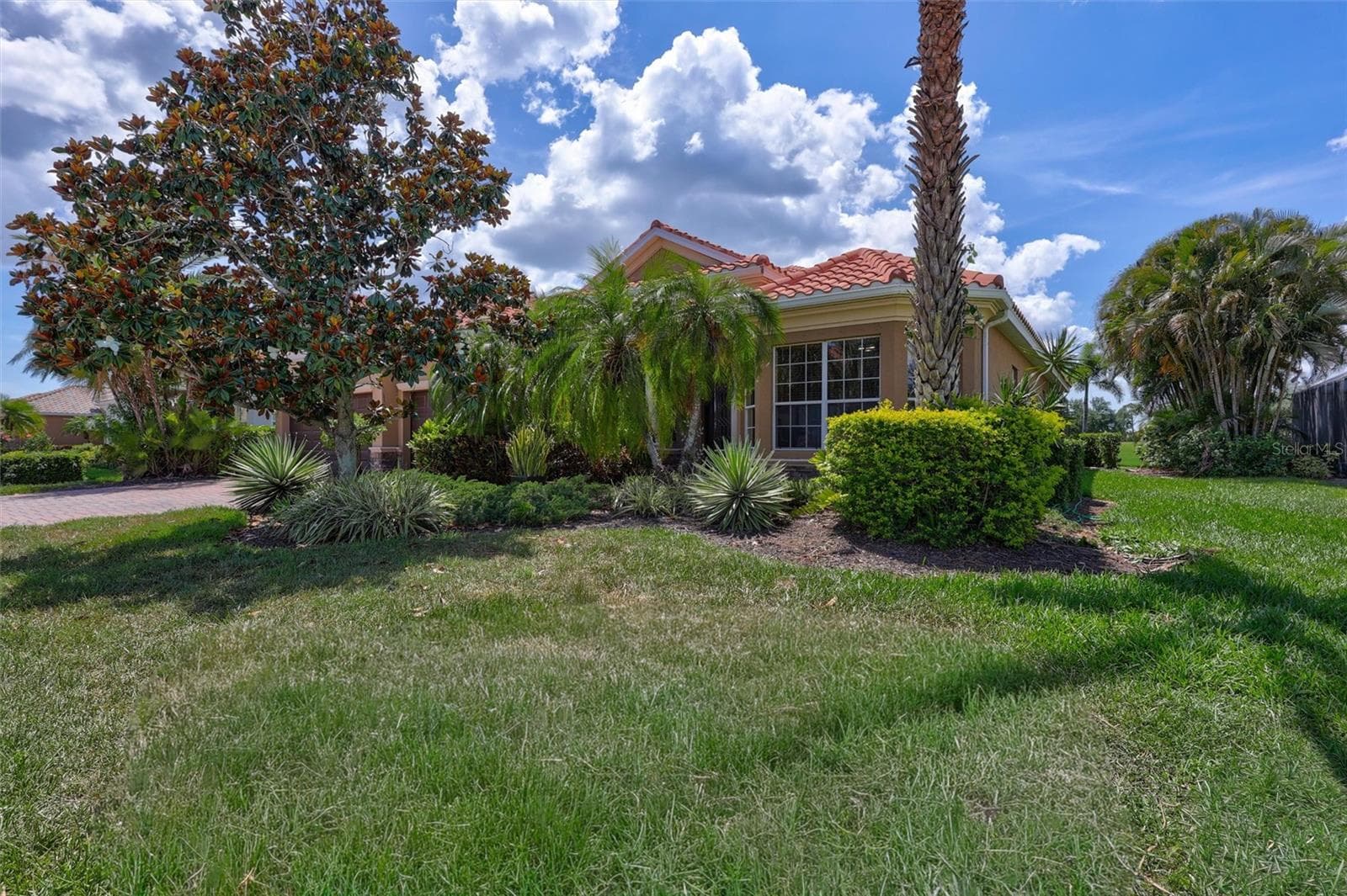 Single Family Residence at 7511 HERITAGE GRAND PL, BRADENTON, photo 9 of 98
