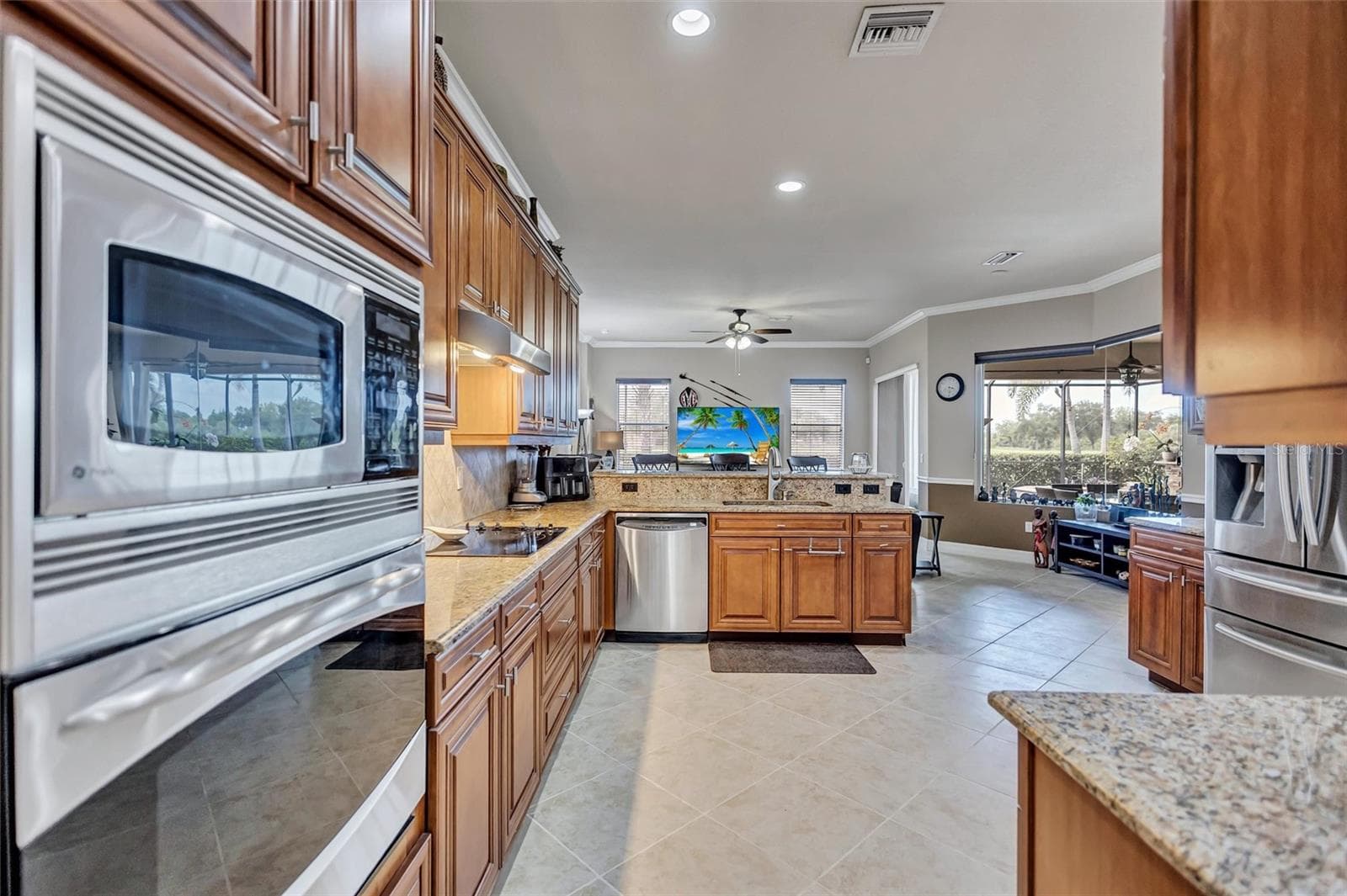 Single Family Residence at 7511 HERITAGE GRAND PL, BRADENTON, photo 29 of 98
